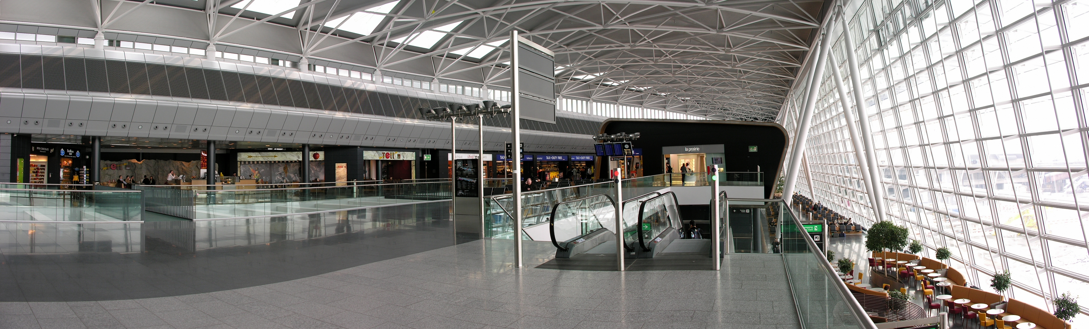 2005-03-06 Zurich Airside Center 02