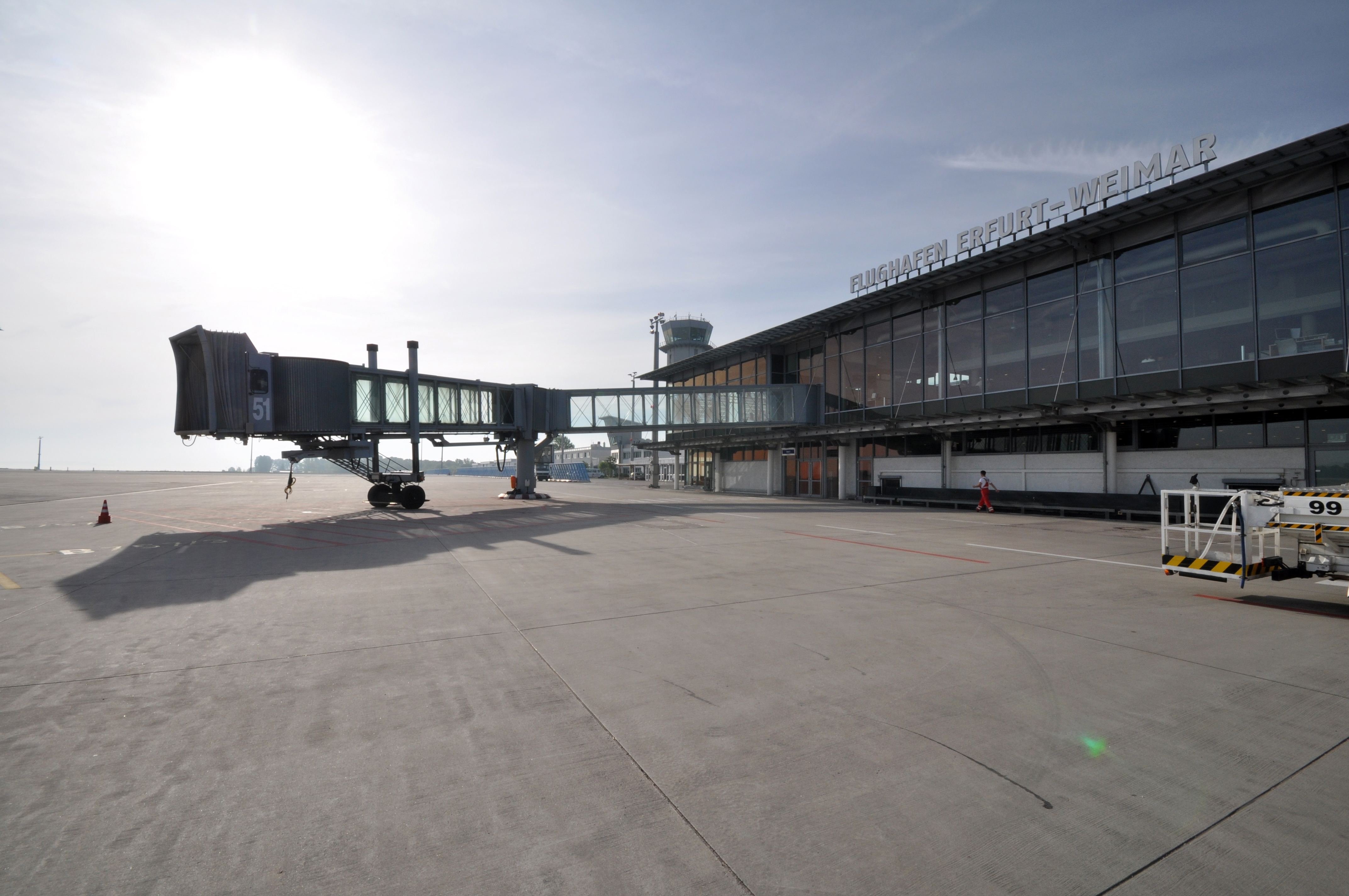 2011-05-18-flughafen-erfurt-by-RalfR-08