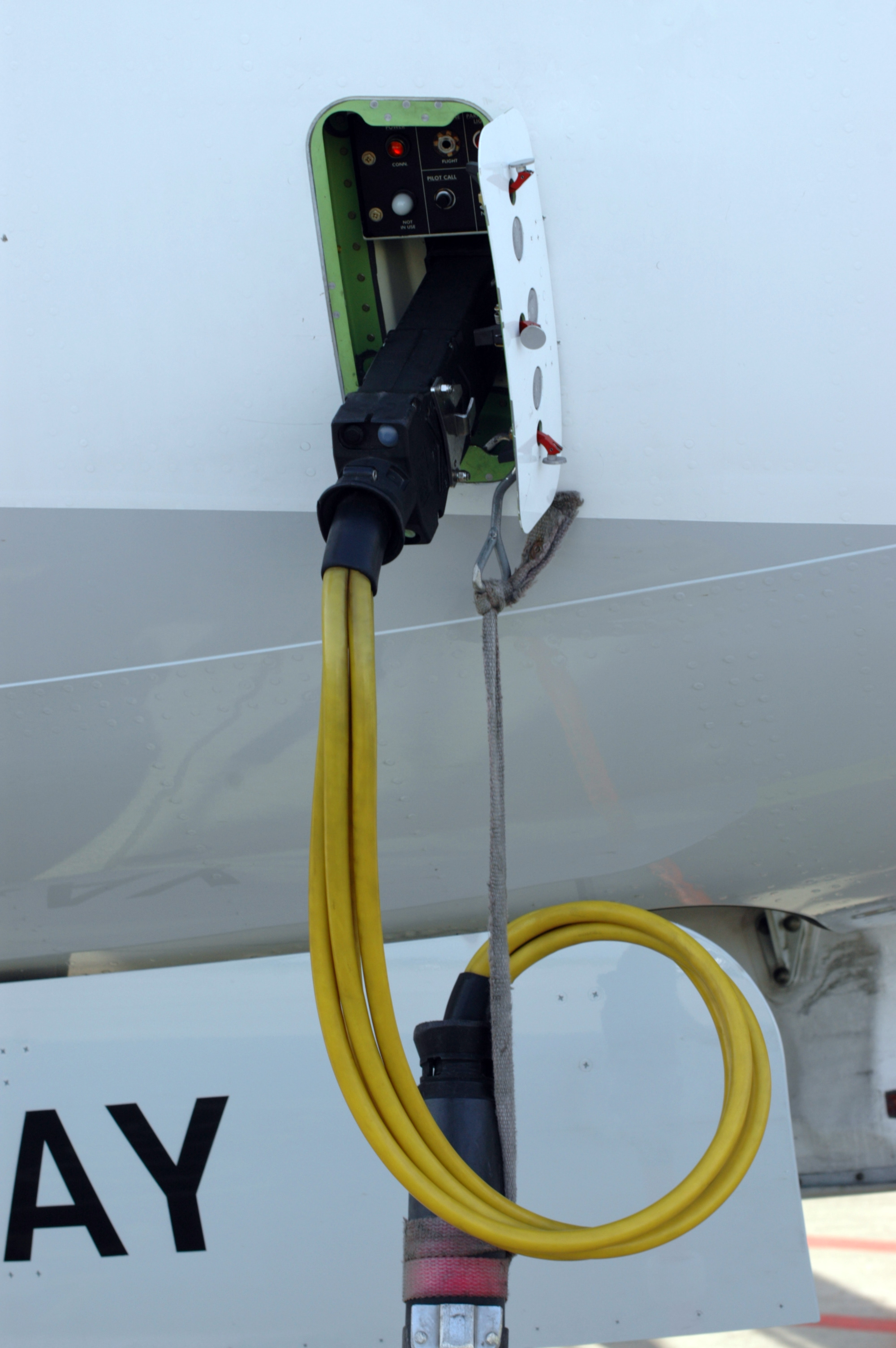 2011-05-18-flughafen-erfurt-by-RalfR-28