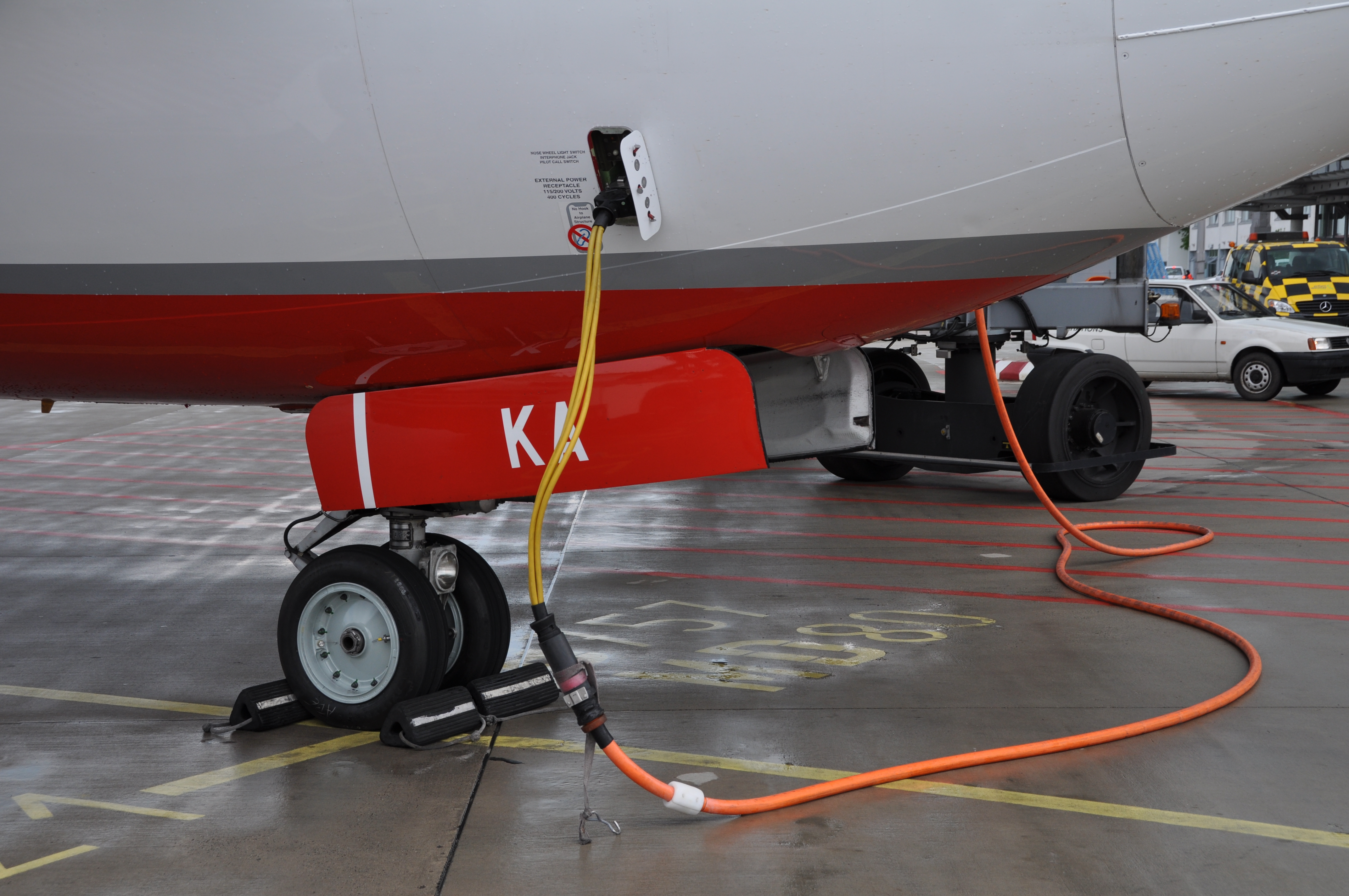 2011-ß5-19-flughafen-erfurt-by-RalfR-46