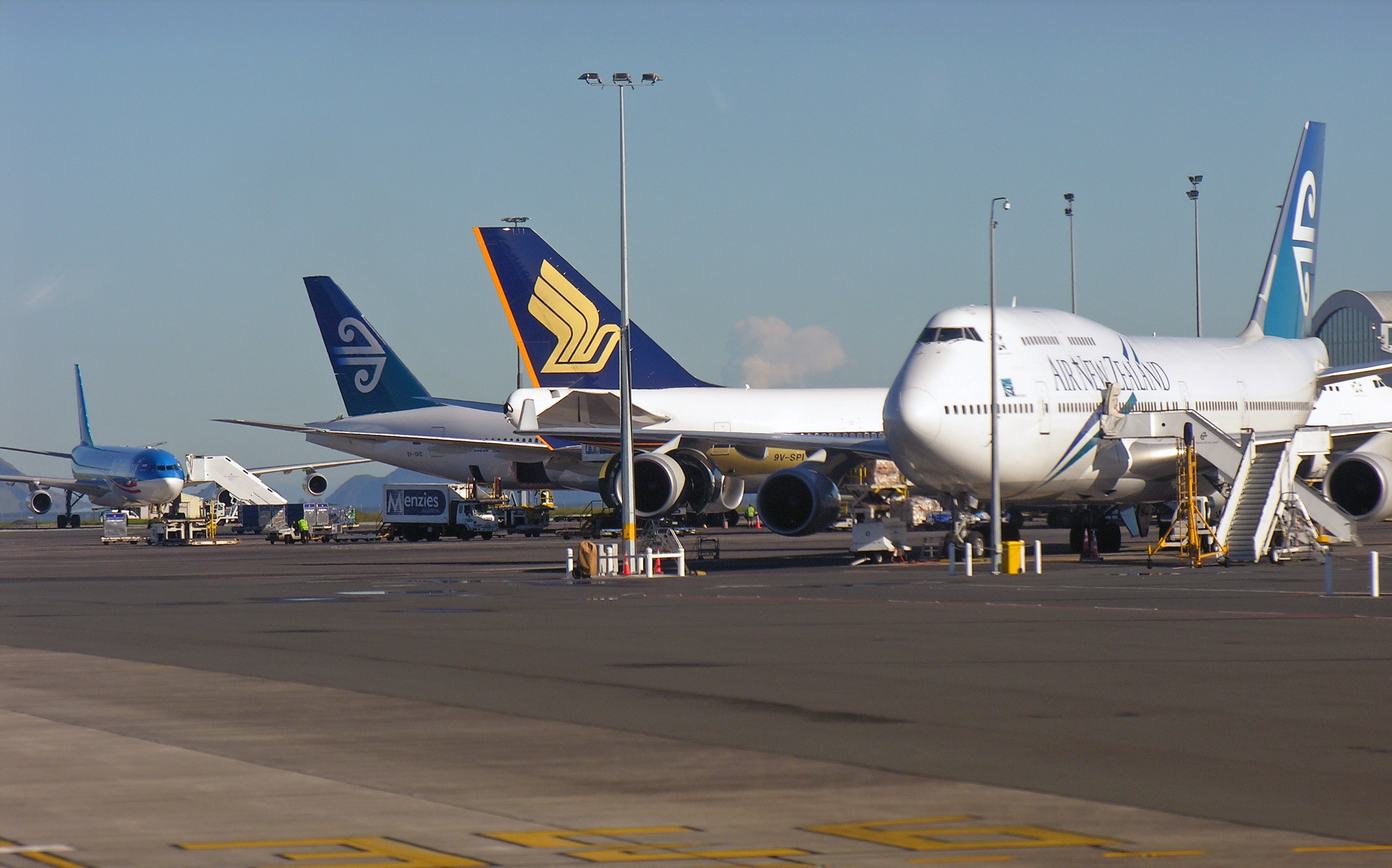 Aeroplanes at Auckland International Airport