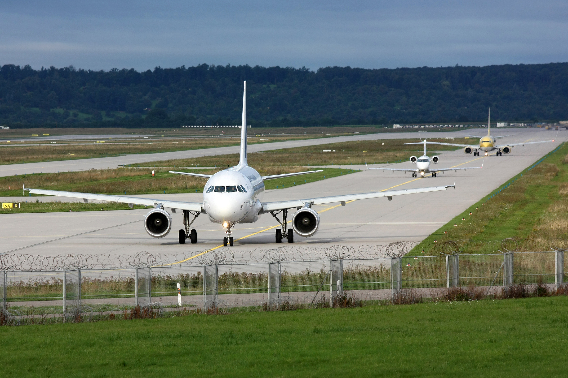 Air France A319 - airport line-up