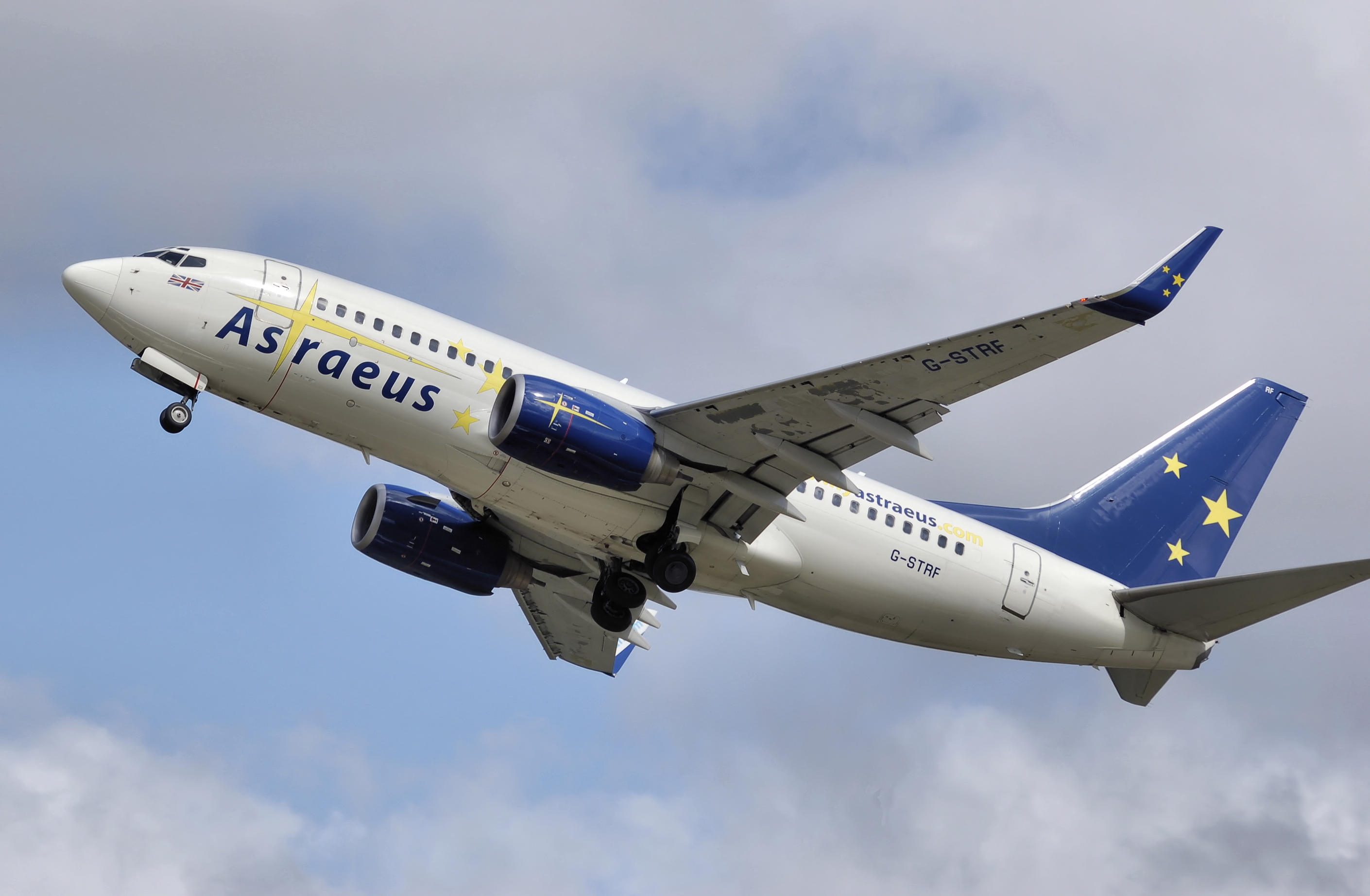 Astraeus b737-700 g-strf arp