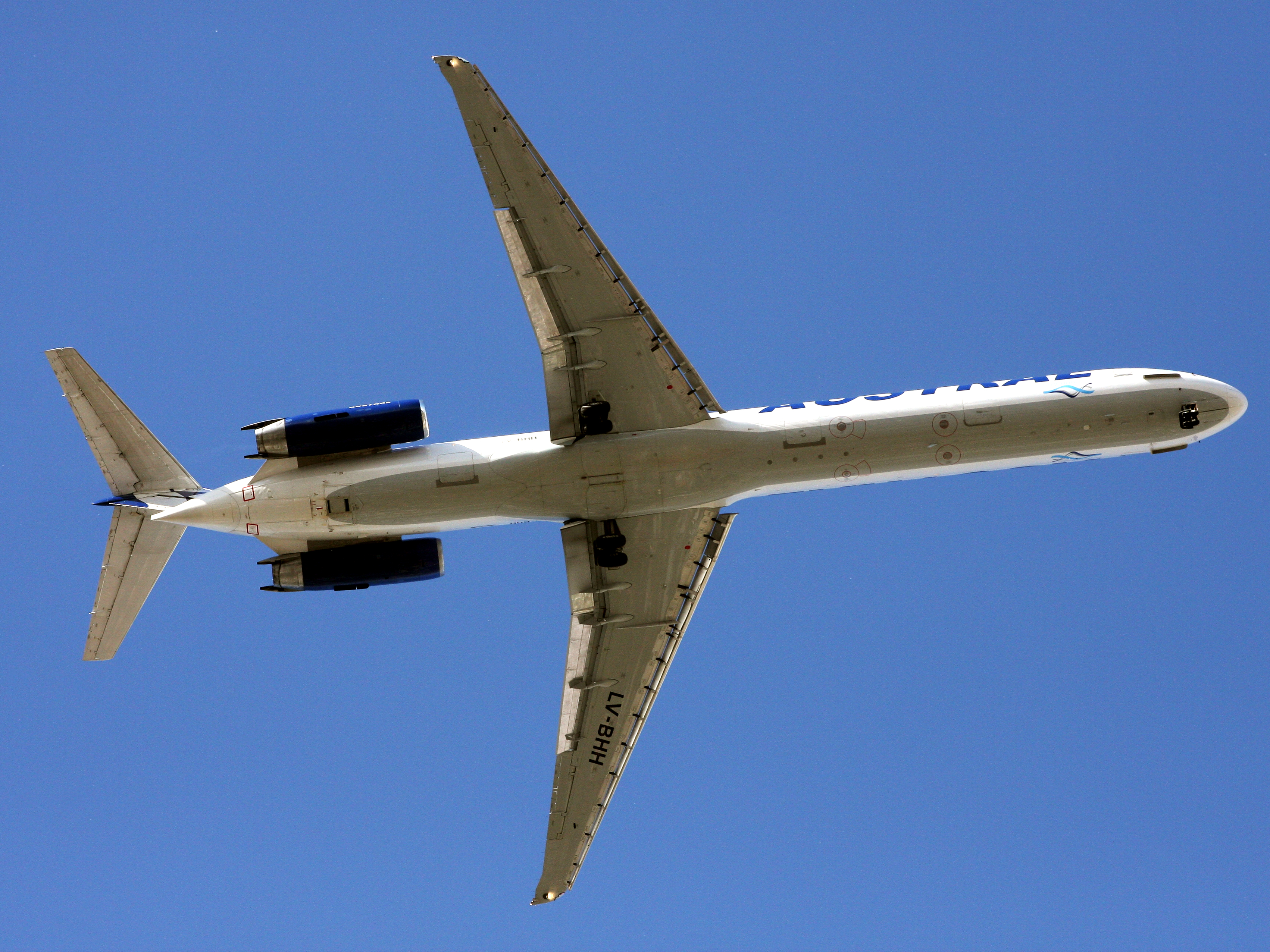 Austral LV-BHH cruising Jorge Newbery Airport