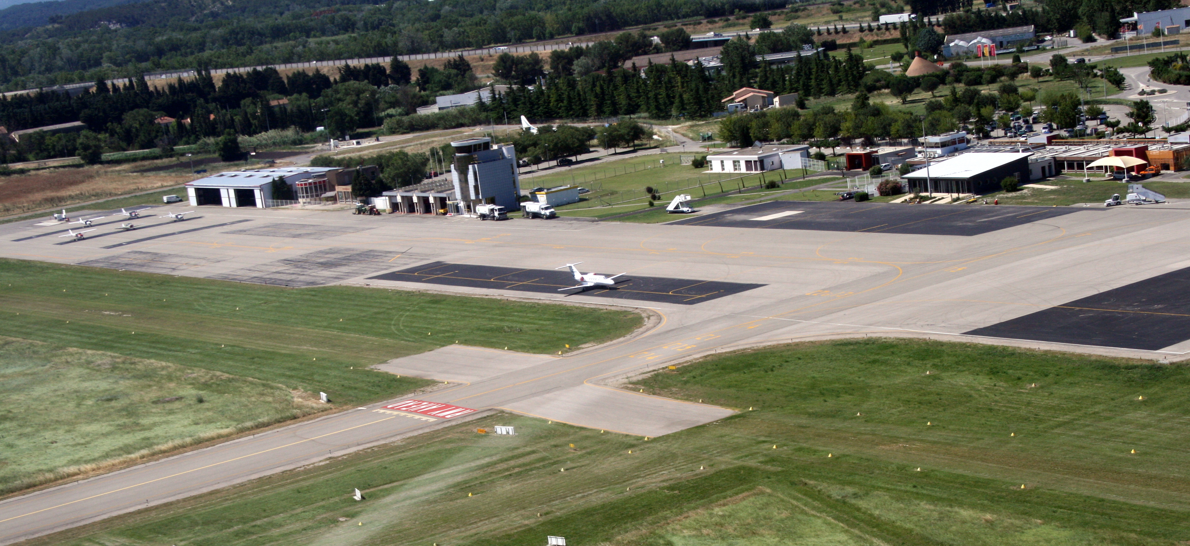 Avignon airport 05