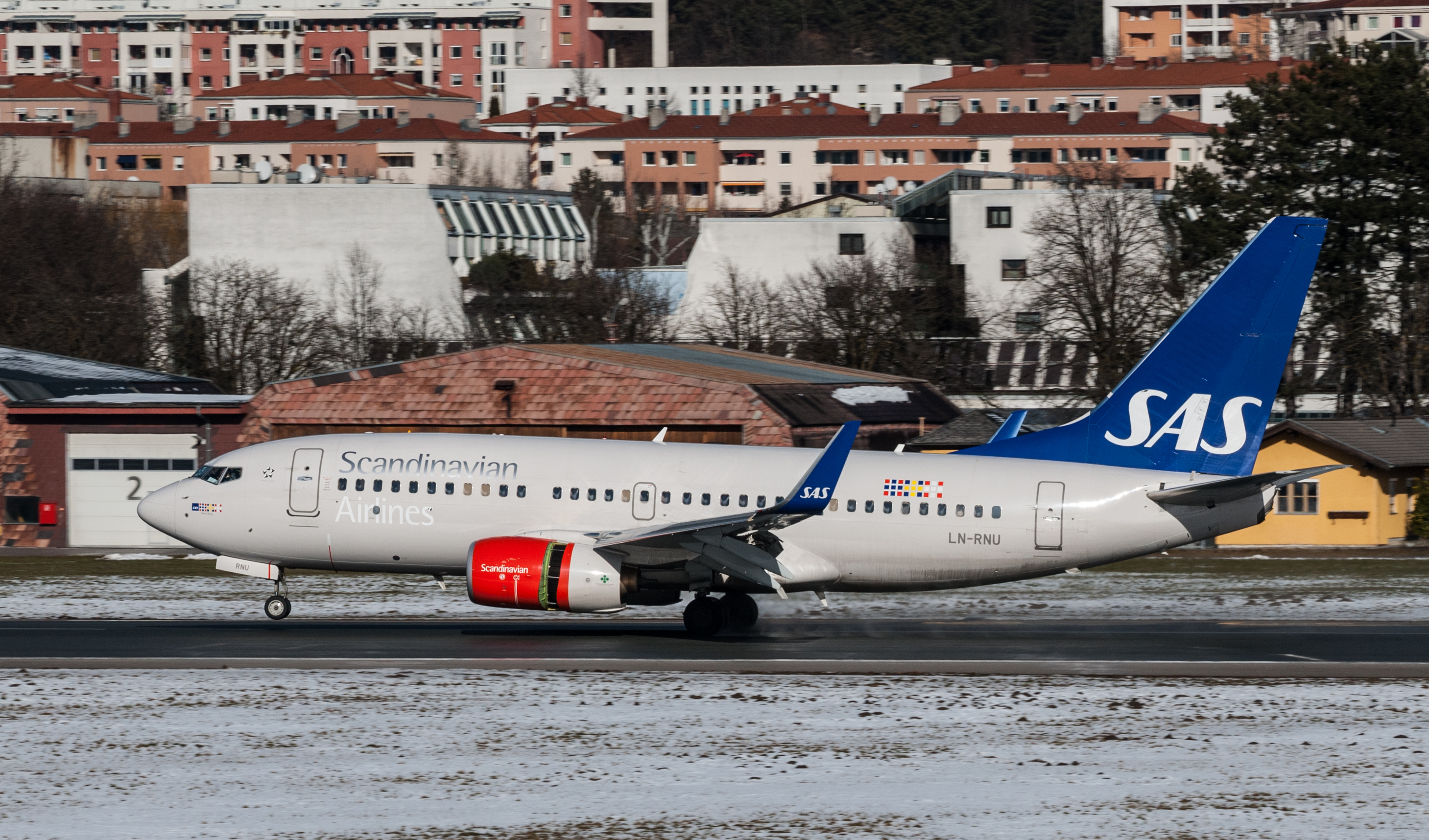 Boeing 737-700 LN-RNU