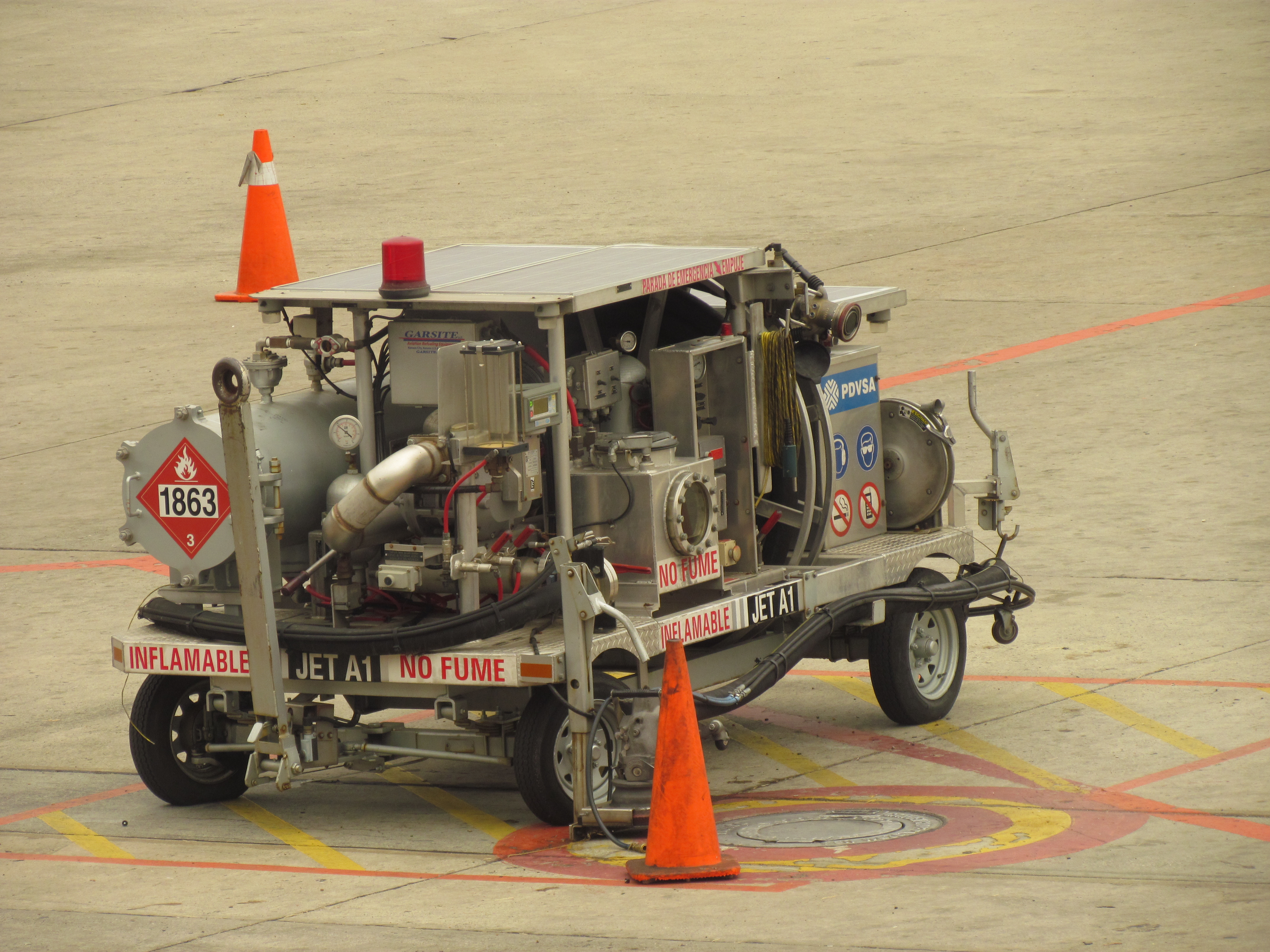 Bomba de combustible para aviones