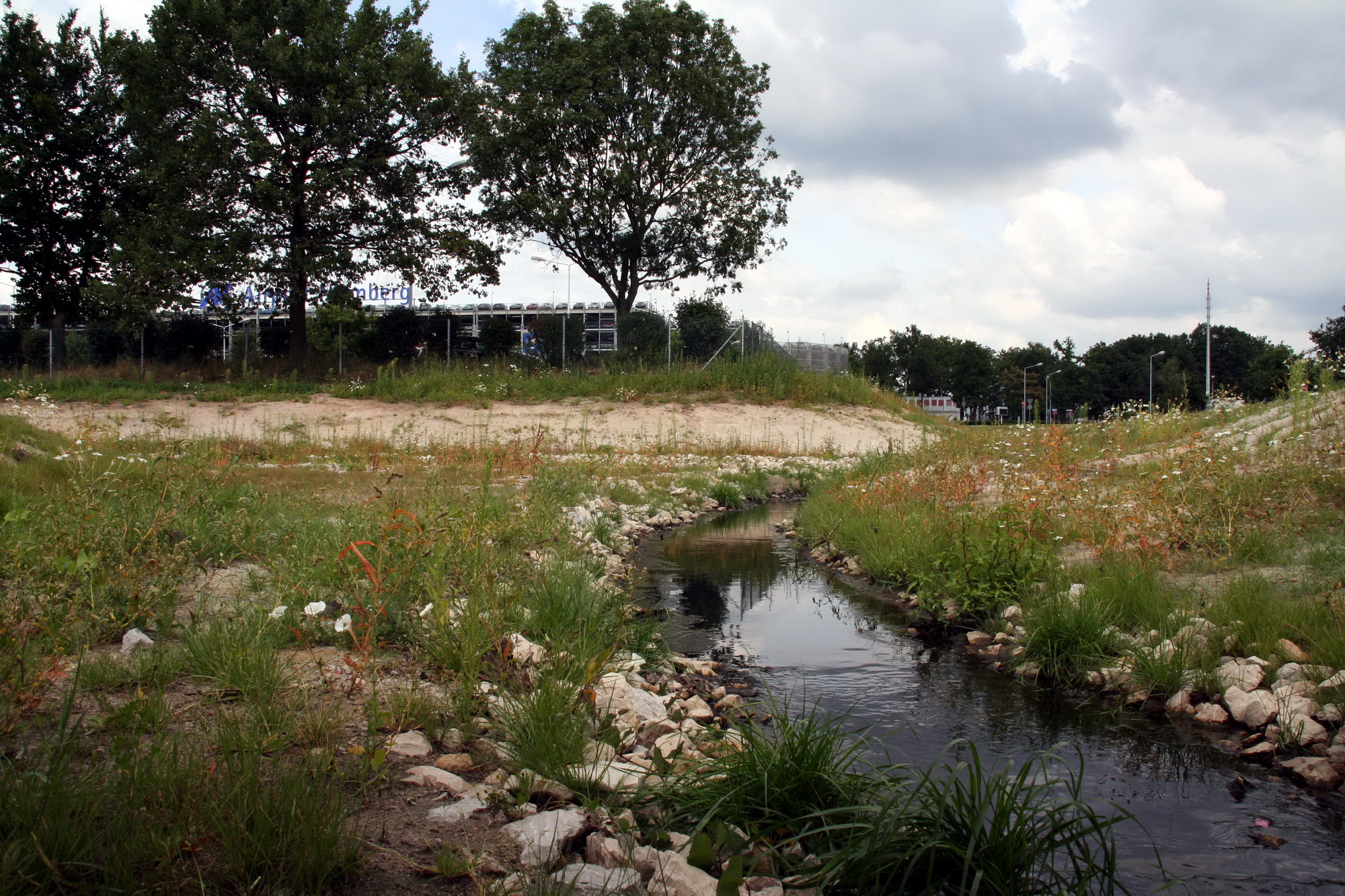 Bucher Landgraben am Airport Nürnberg