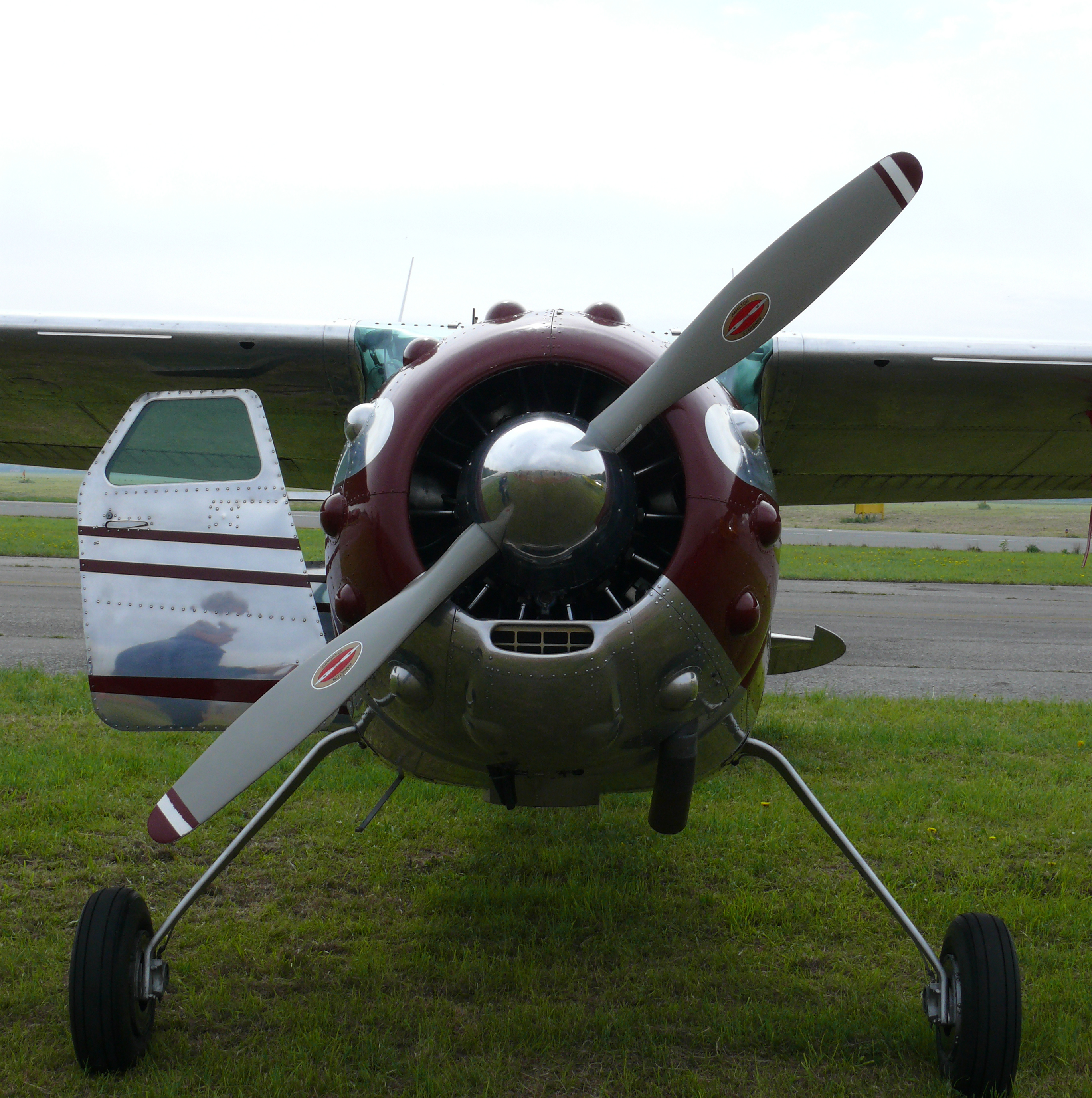 Cessna 195B (1953) 2