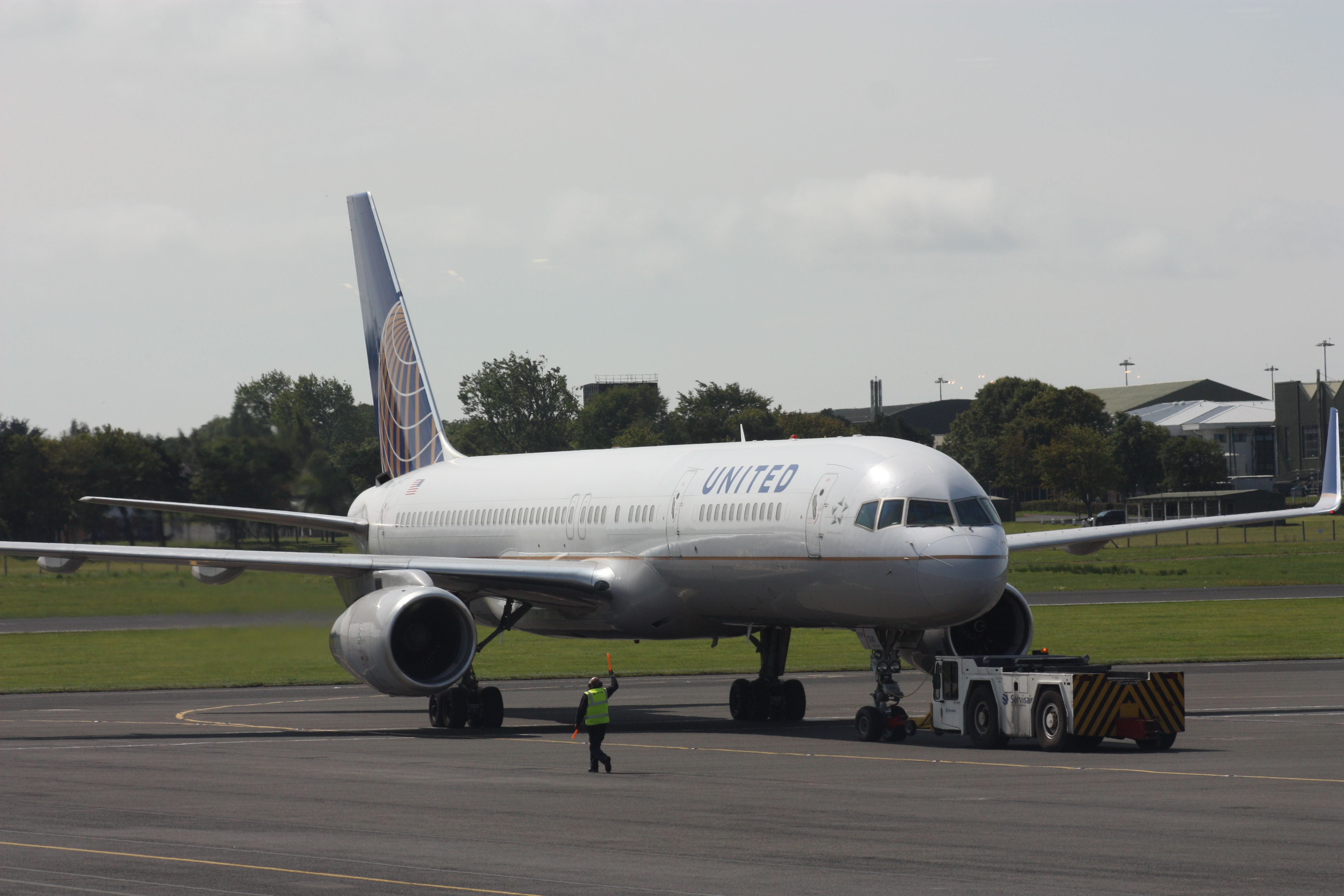 Continental (N19141), Belfast International, July 2011 (03)