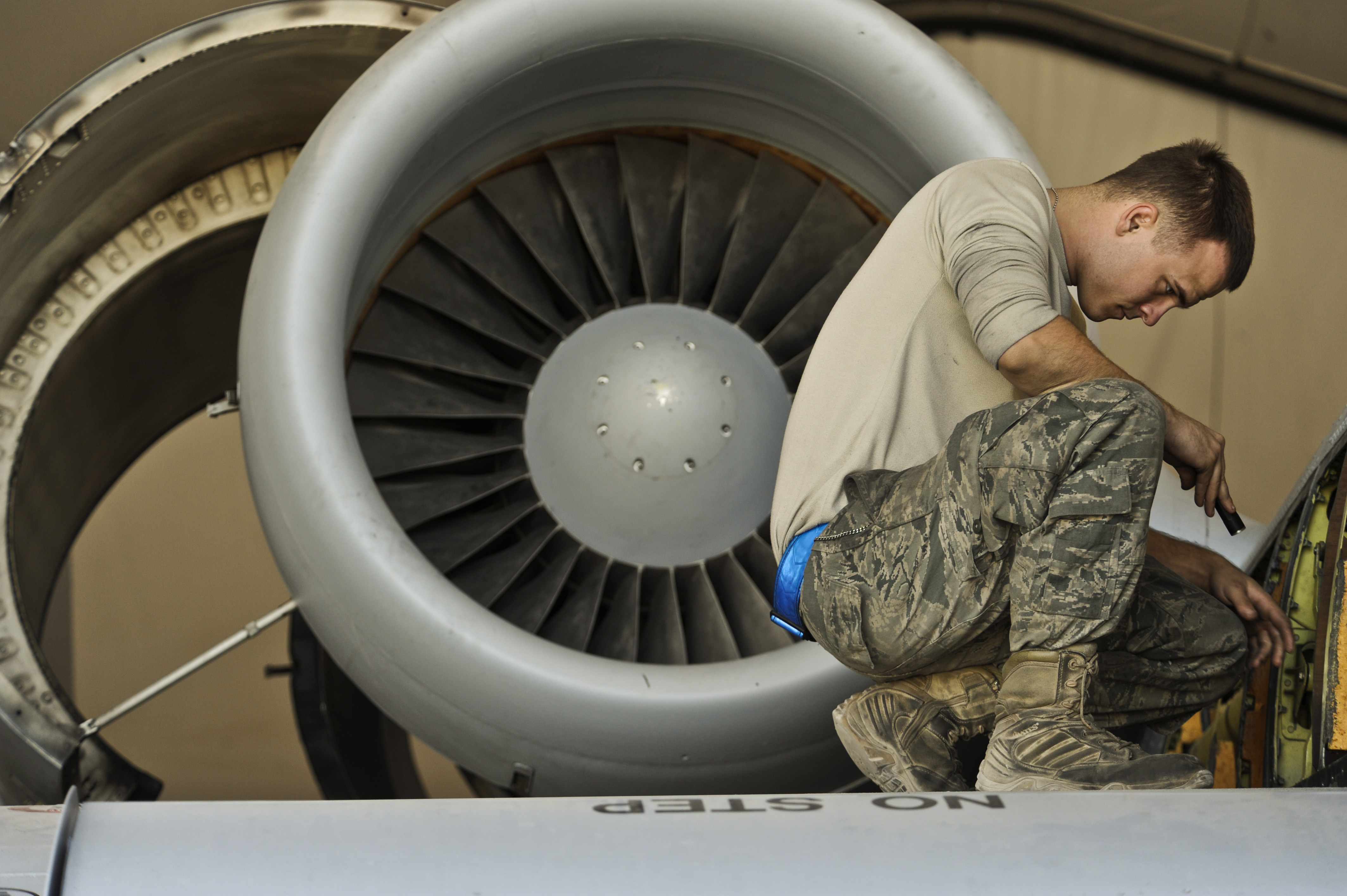 Defense.gov News Photo 091227-F-9171L-015