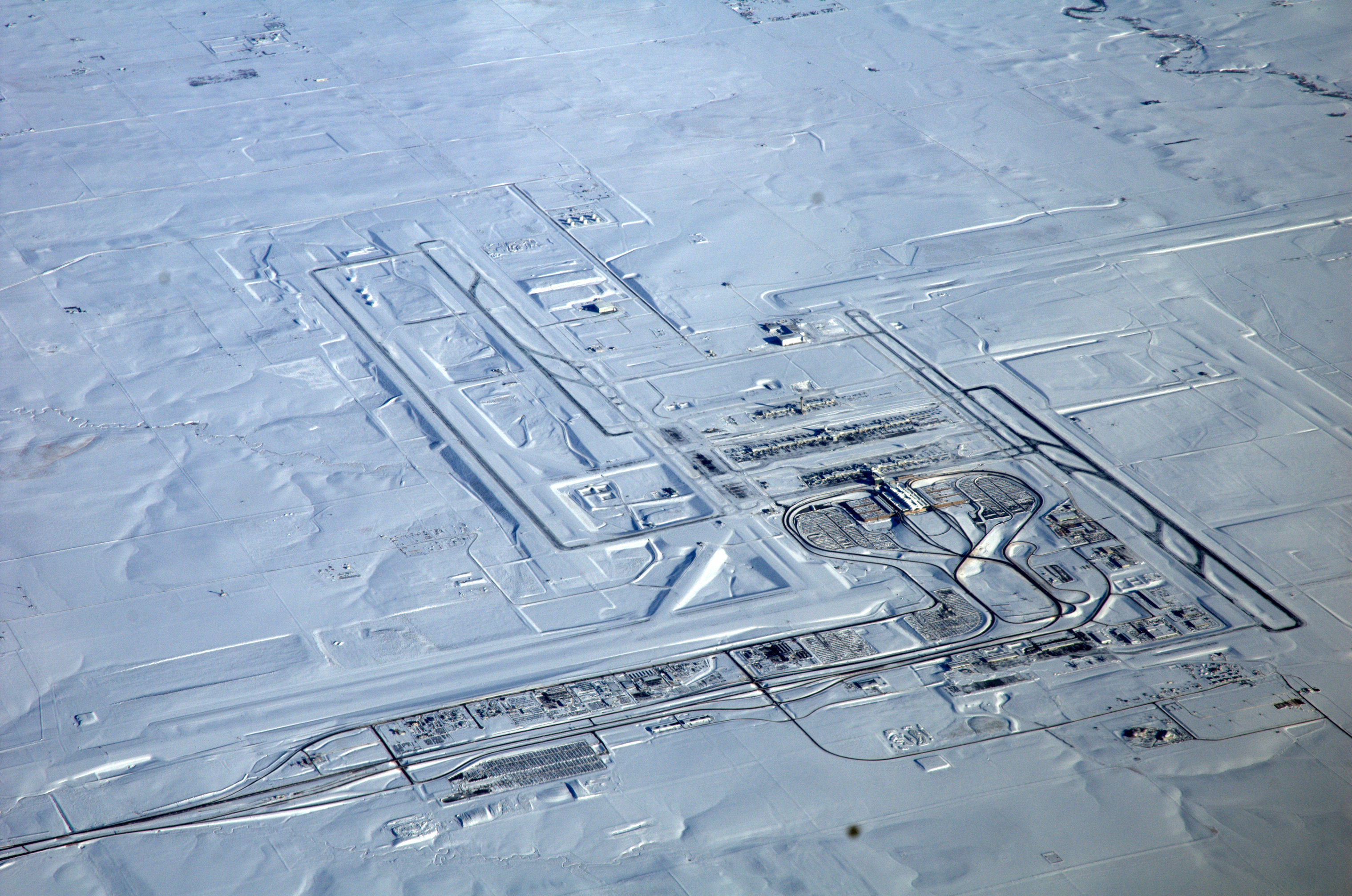 Denver International Airport, snow