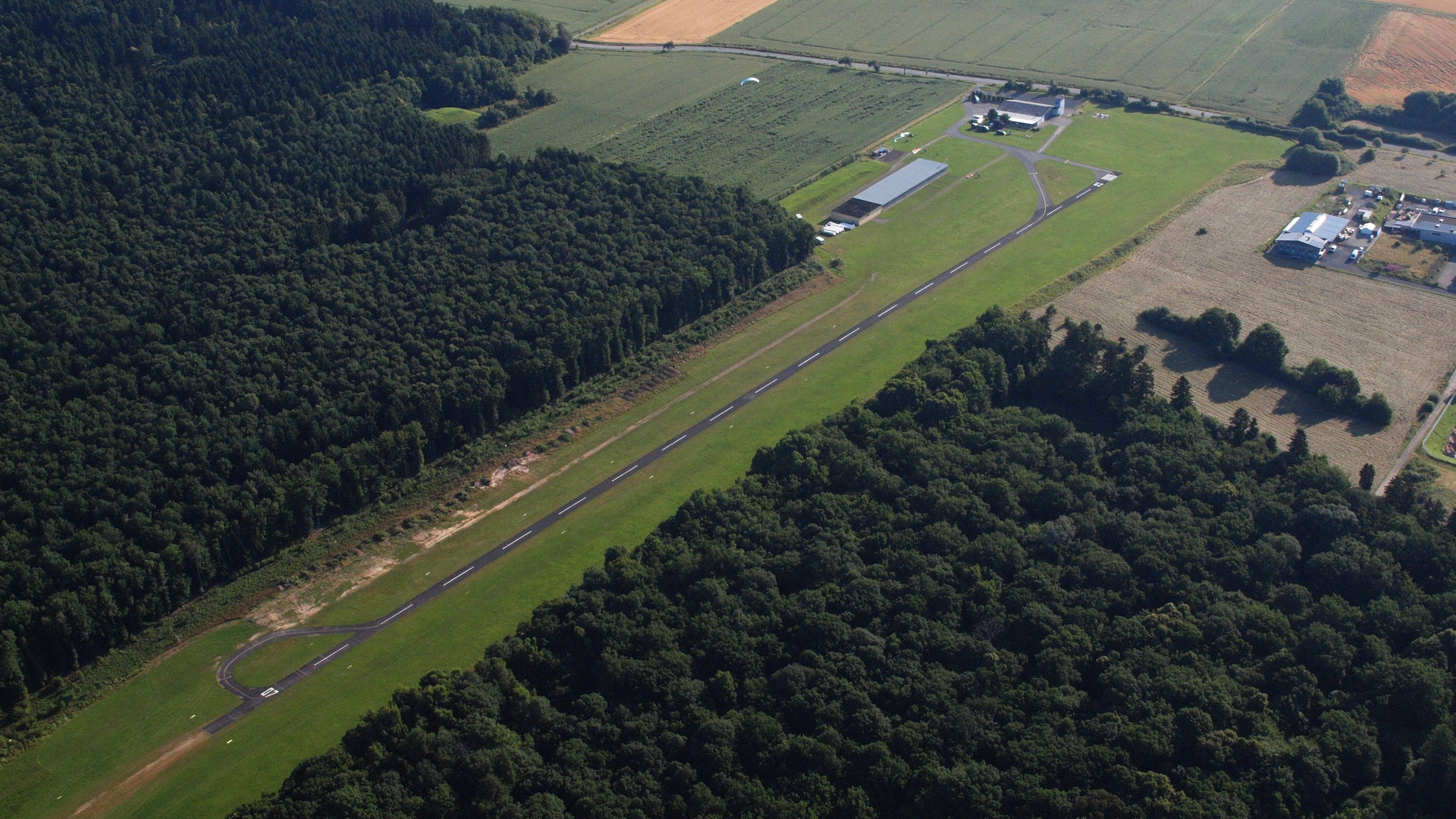 Elz, Flugplatz