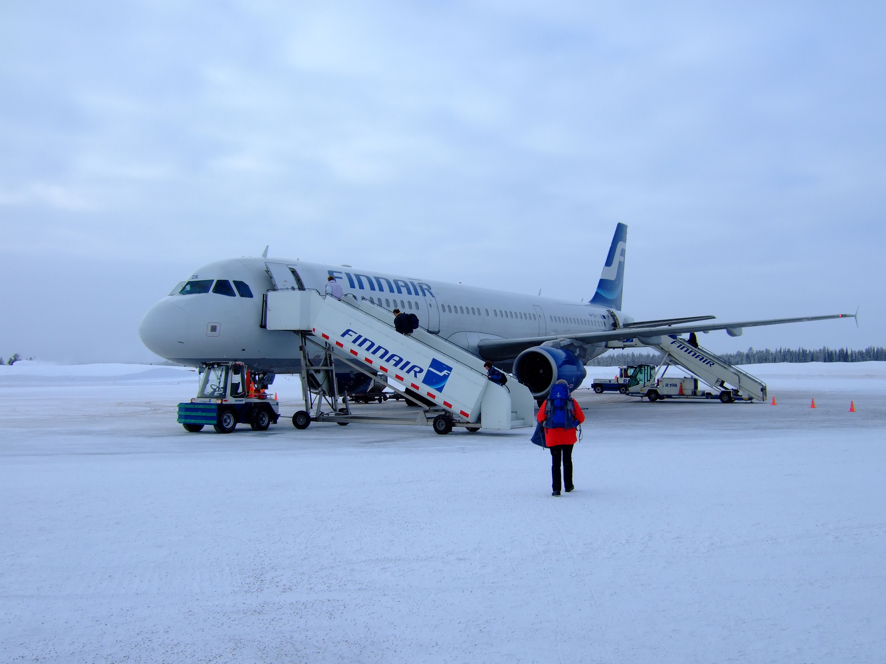 Finnair A321 OH-LZE at EFKT 20080301