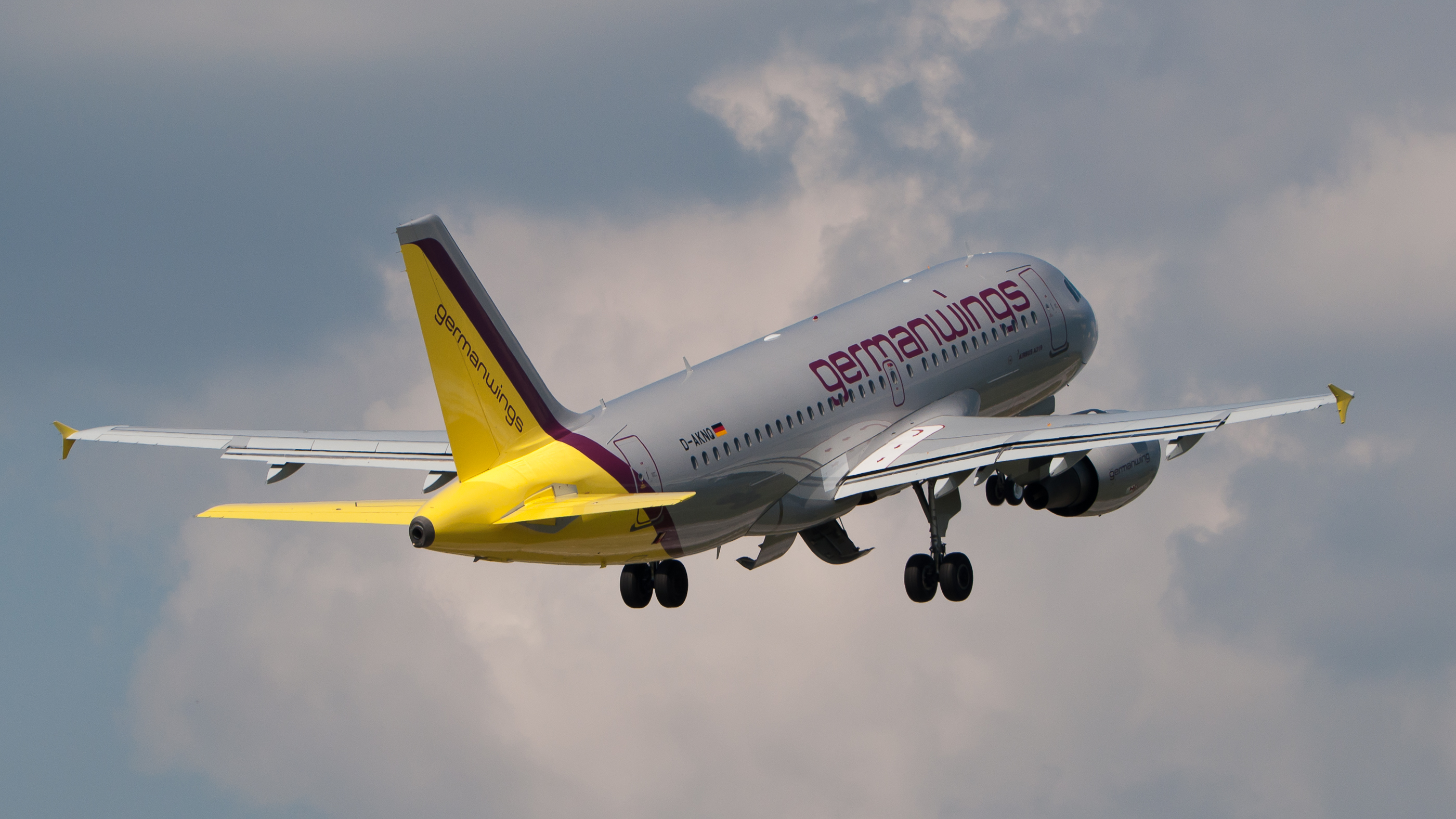 Germanwings Airbus A319-112 D-AKNQ