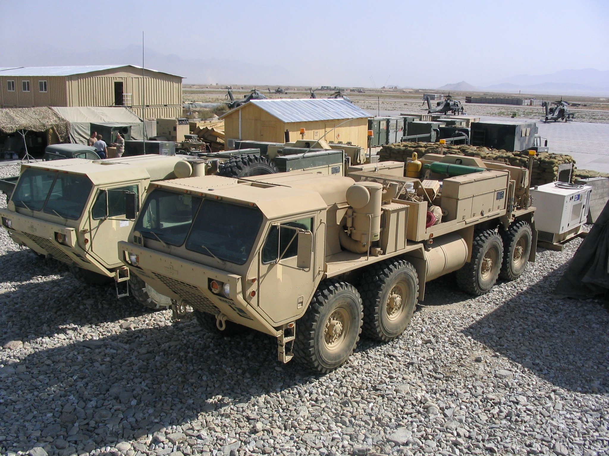 HEMTT Wrecker and Cargo