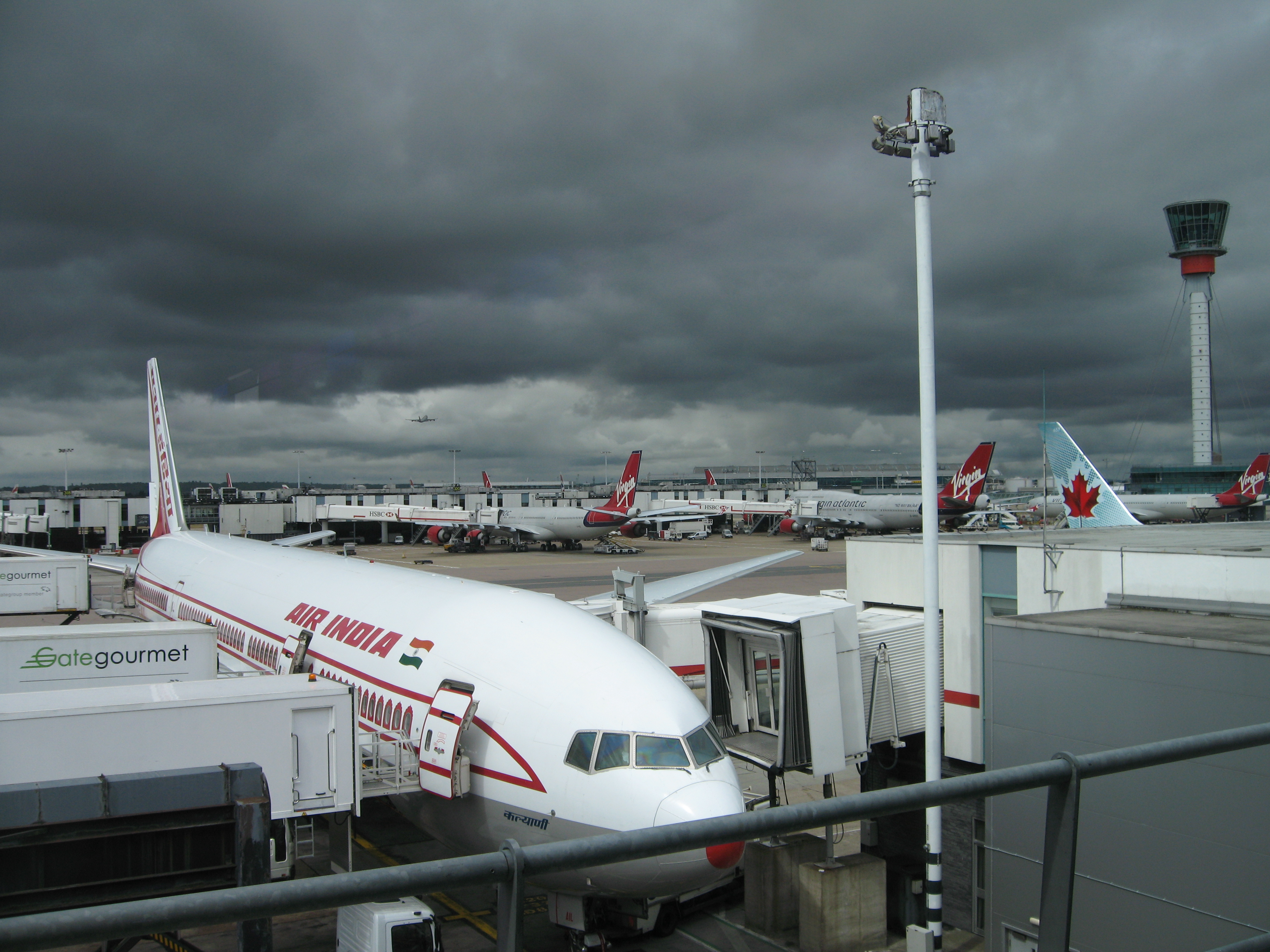 LondonHeathrowAirport1
