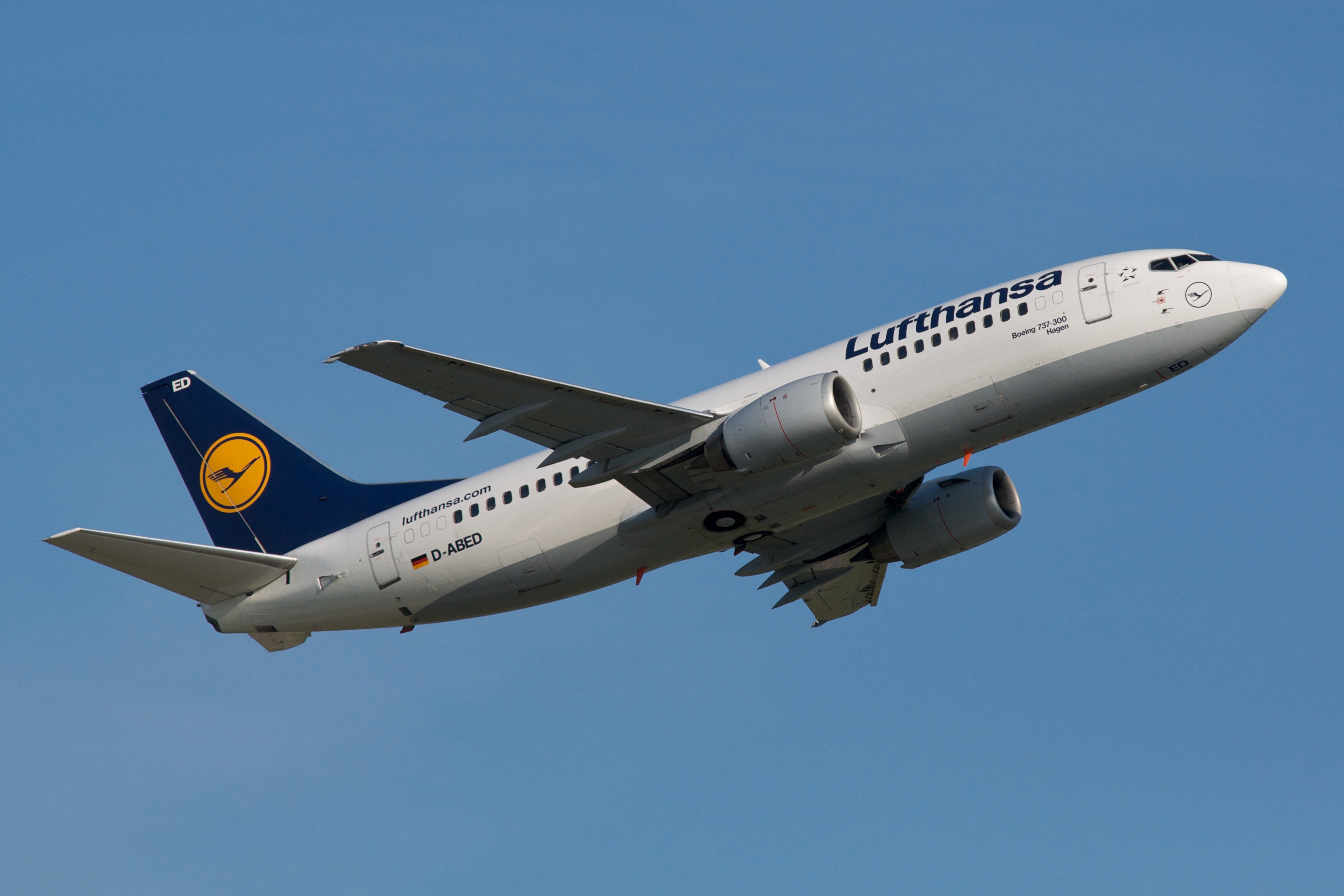Lufthansa Boeing 737-300 D-ABED departing Düsseldorf Airport