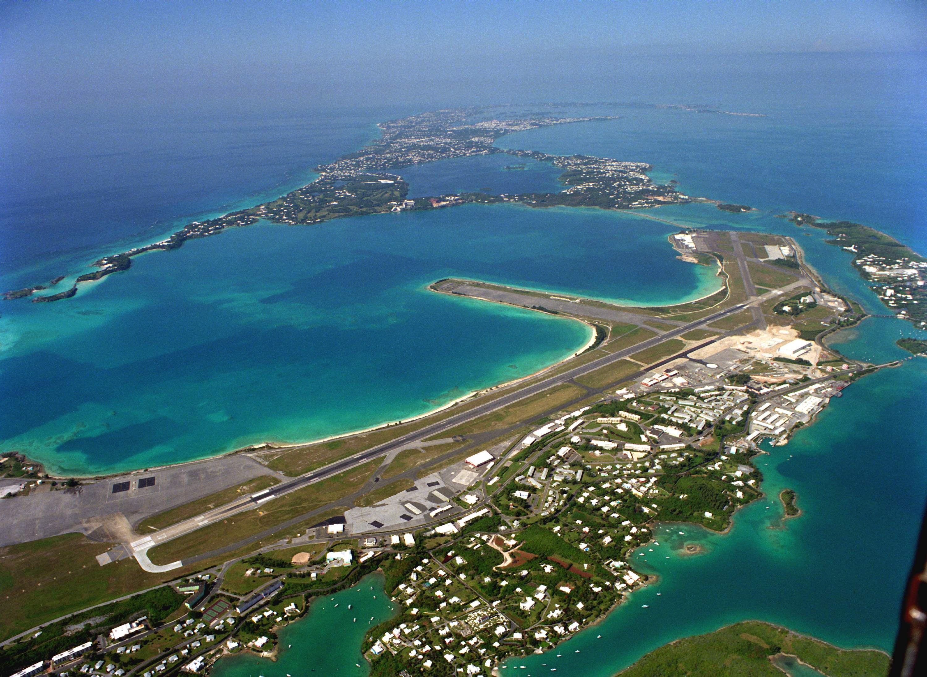 NAS Bermuda aerial view02 1993