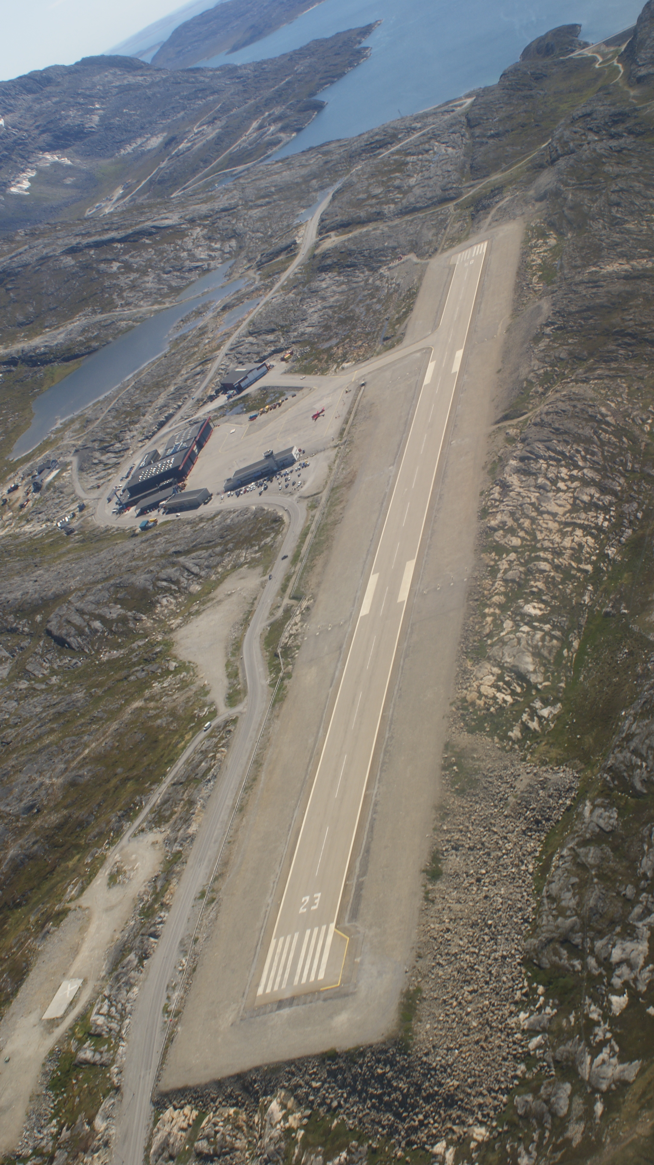 Nuuk airport runway