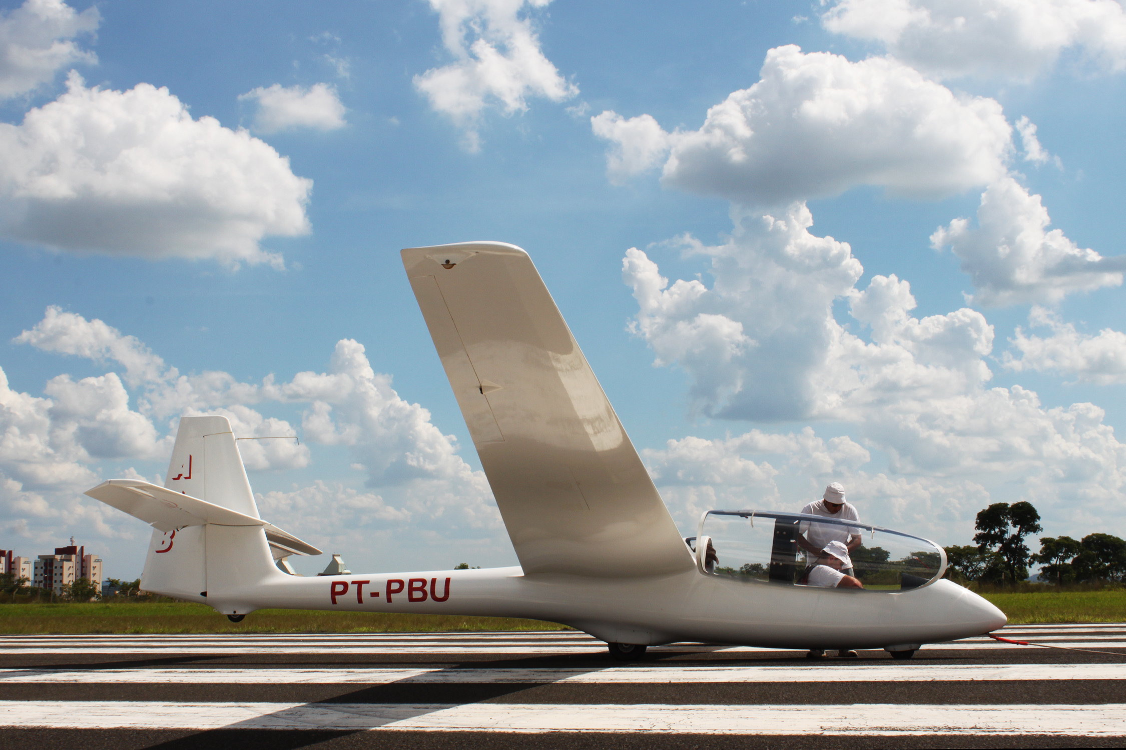 Planador no Aeroclube de Bauru SP
