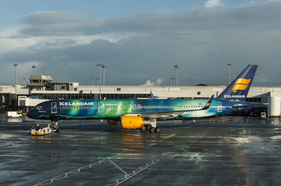 16-11-16-Glasgow International Airport-Flugzeugaufnahme-RR2 7344