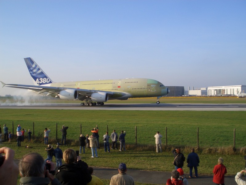 A380 first touchdown hamburg