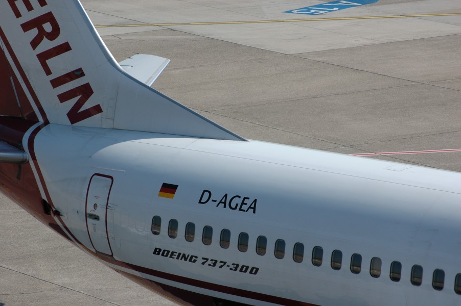 Air Berlin D-AGEA - Flickr - Axel Schwenke (1)