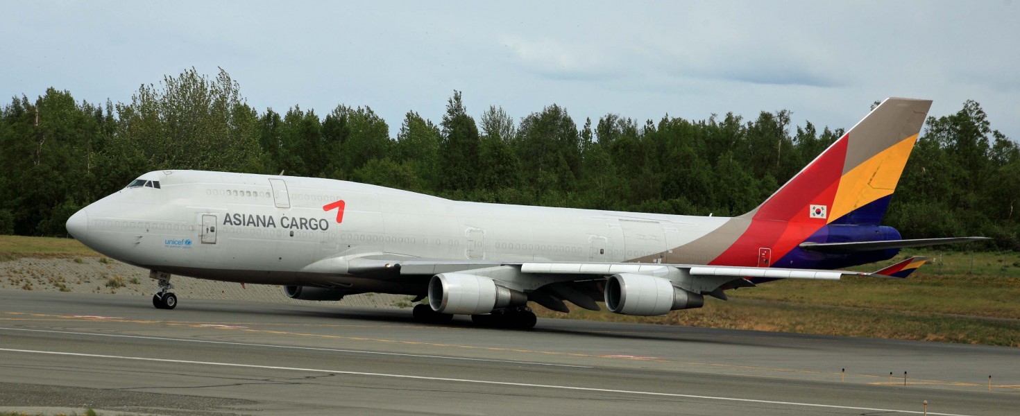 Asiana Airlines 747 Freighter taxiing at ANC (6310587393)