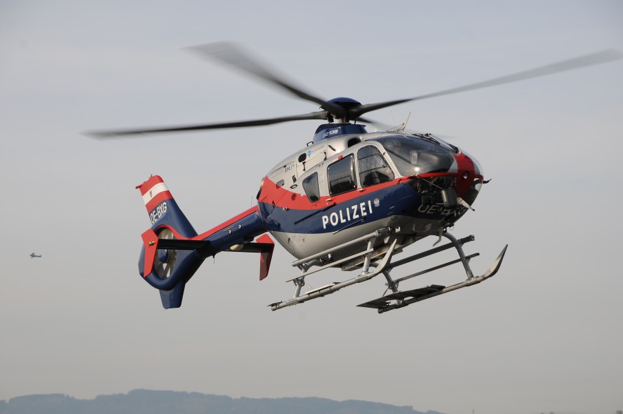 BMI Polizeihubschrauber Eurocopter EC 135 1