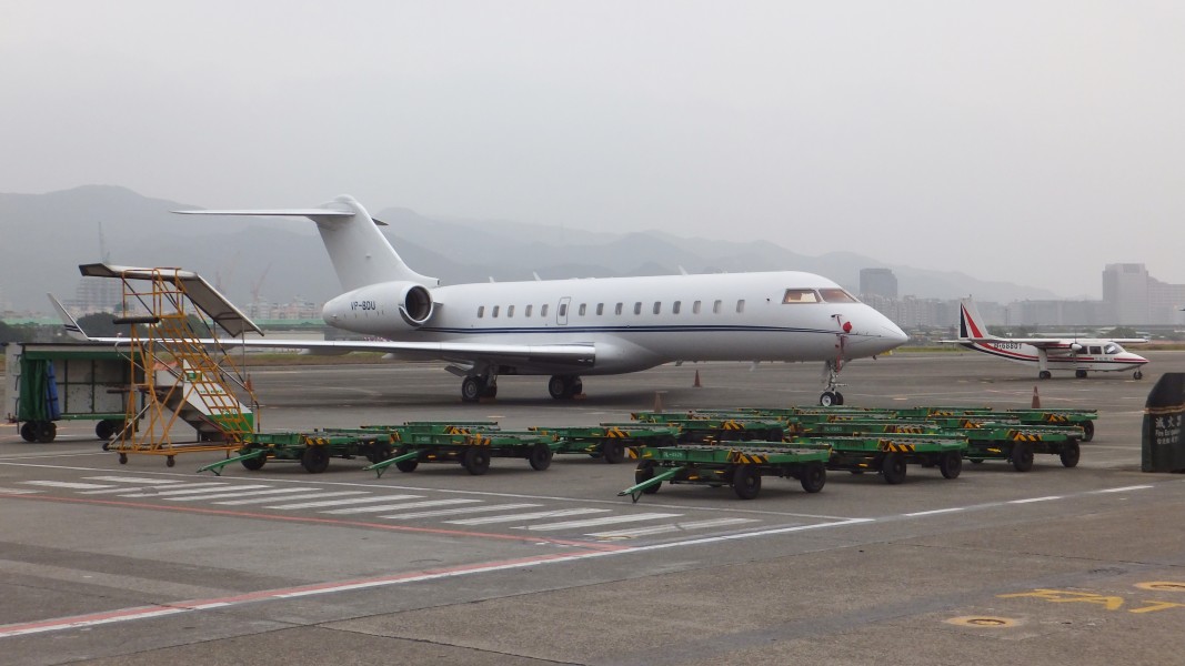 Bombardier BD-700 Global Express VP-BDU and ROC AVIATION B-68801 at Songshan Airport Apron 20120324