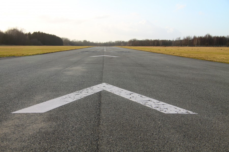 Flugplatz Stade, runway from east