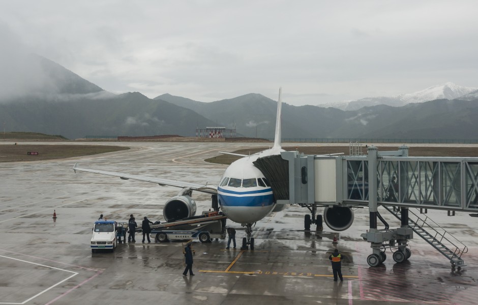 Huanglong China Jiuzhaigou-Huanglong-Airport-01