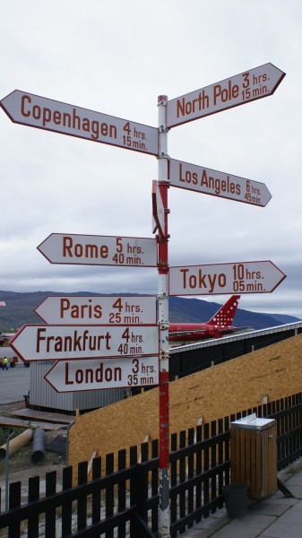 Kangerlussuaq-airport-distance-signpost