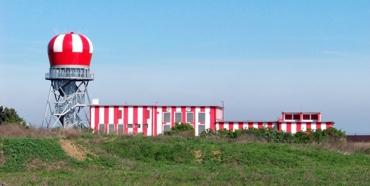 Letiště Ruzyně, radarová věž u Hostivice