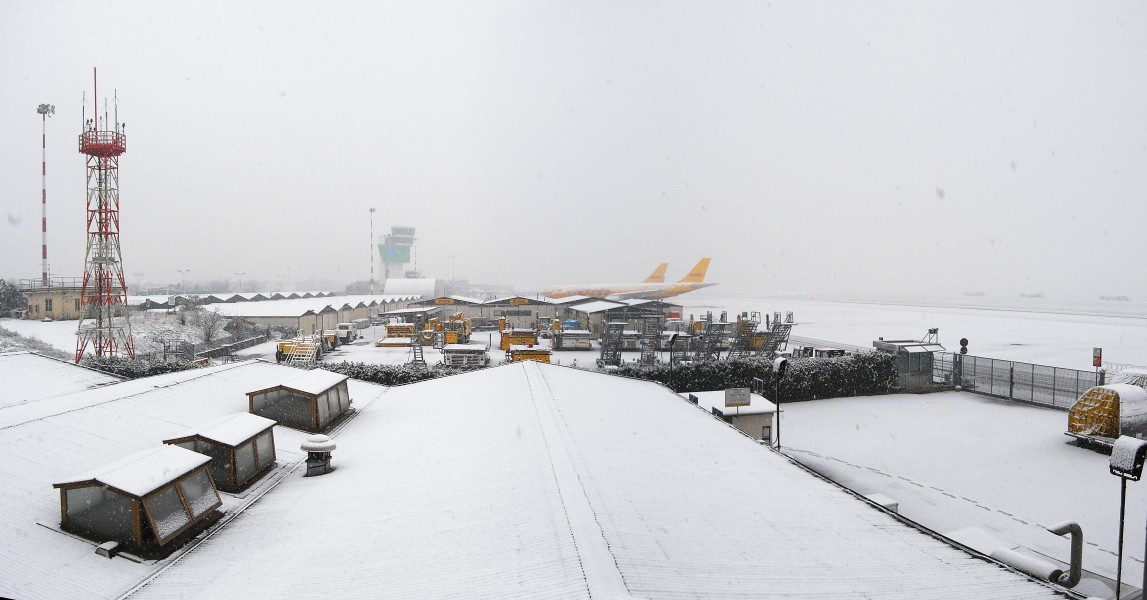 Neve aeroporto Orio al Serio BGY