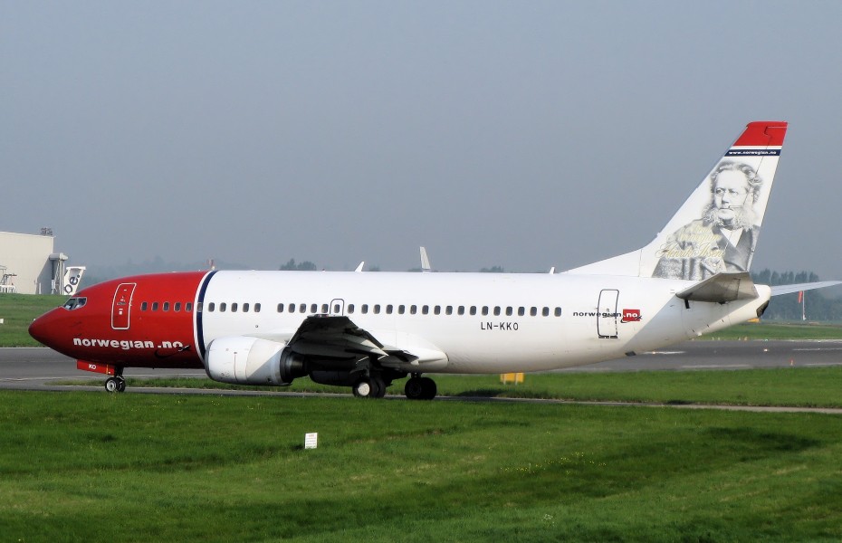 Norwegian air shuttle b737-300 ln-kko arp