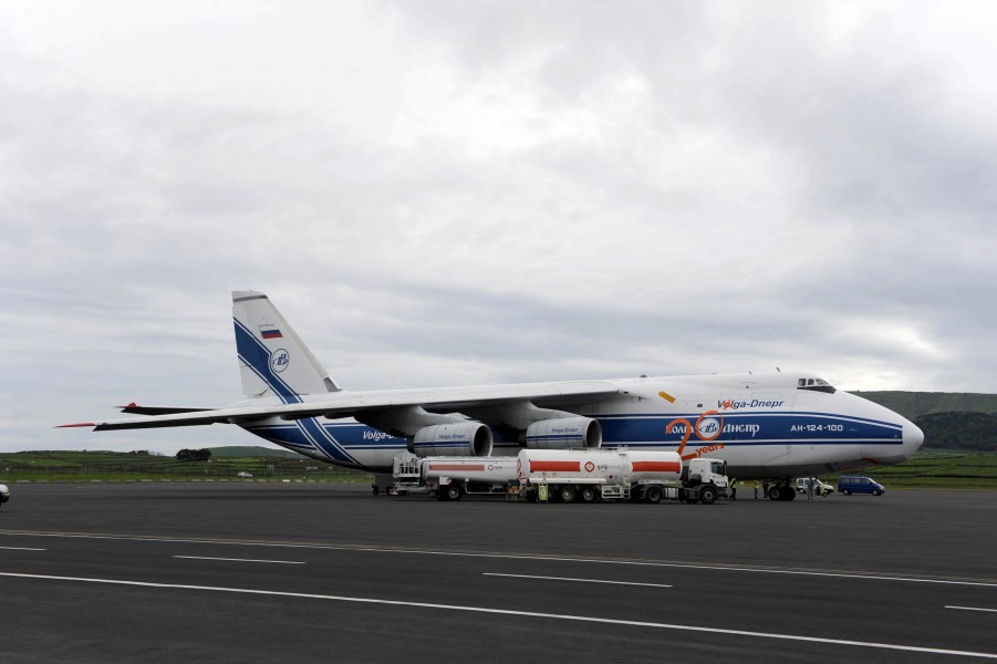 Russian An-124 stops at Lajes Field