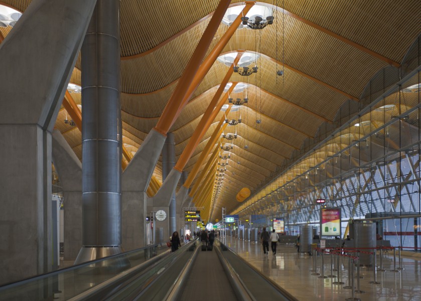 Terminal 4 del aeropuerto de Madrid-Barajas, España, 2013-01-09, DD 01