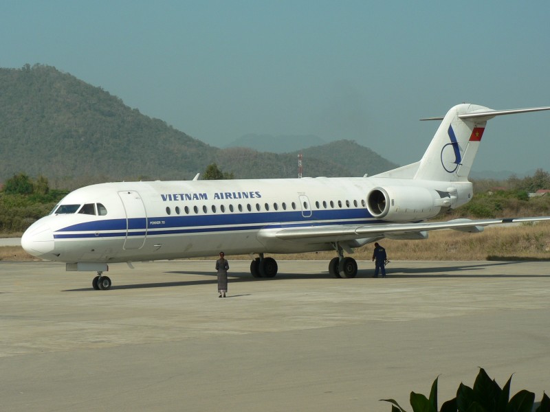 Vietnam Airlines Fokker 70