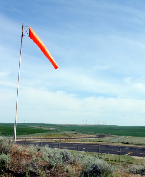 Wasco State Airport taxiway