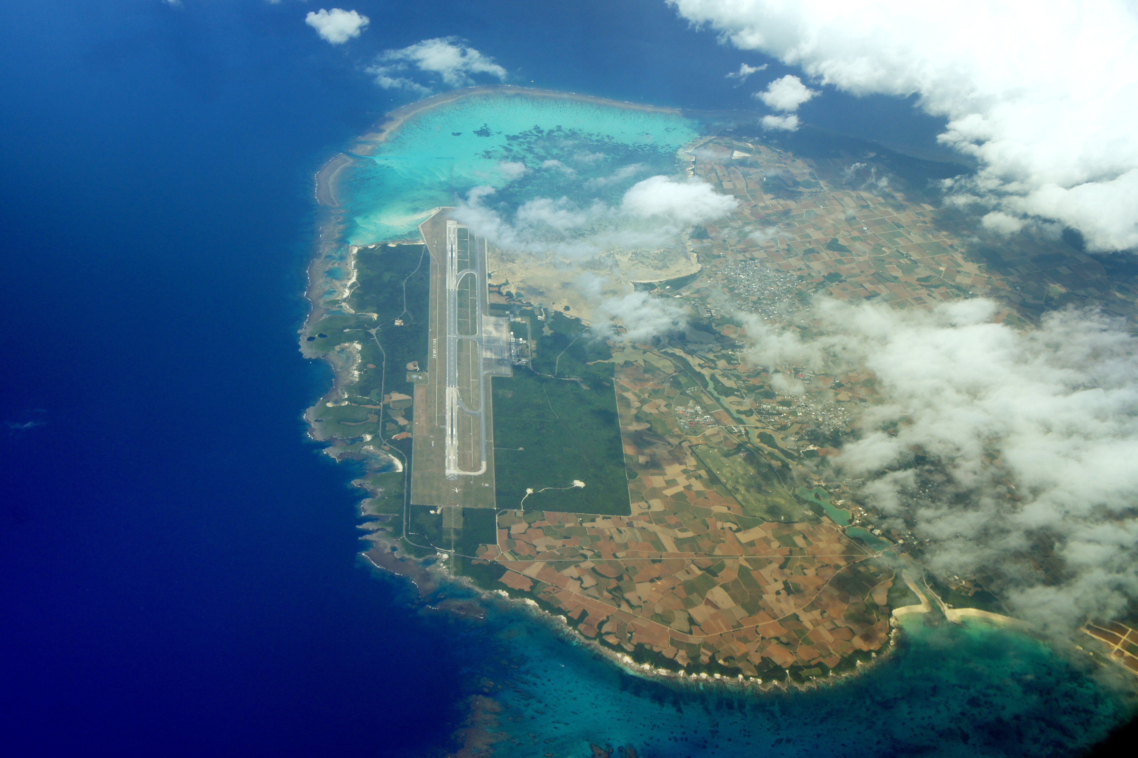 Shimojishima Okinawa Japan01s3s3900