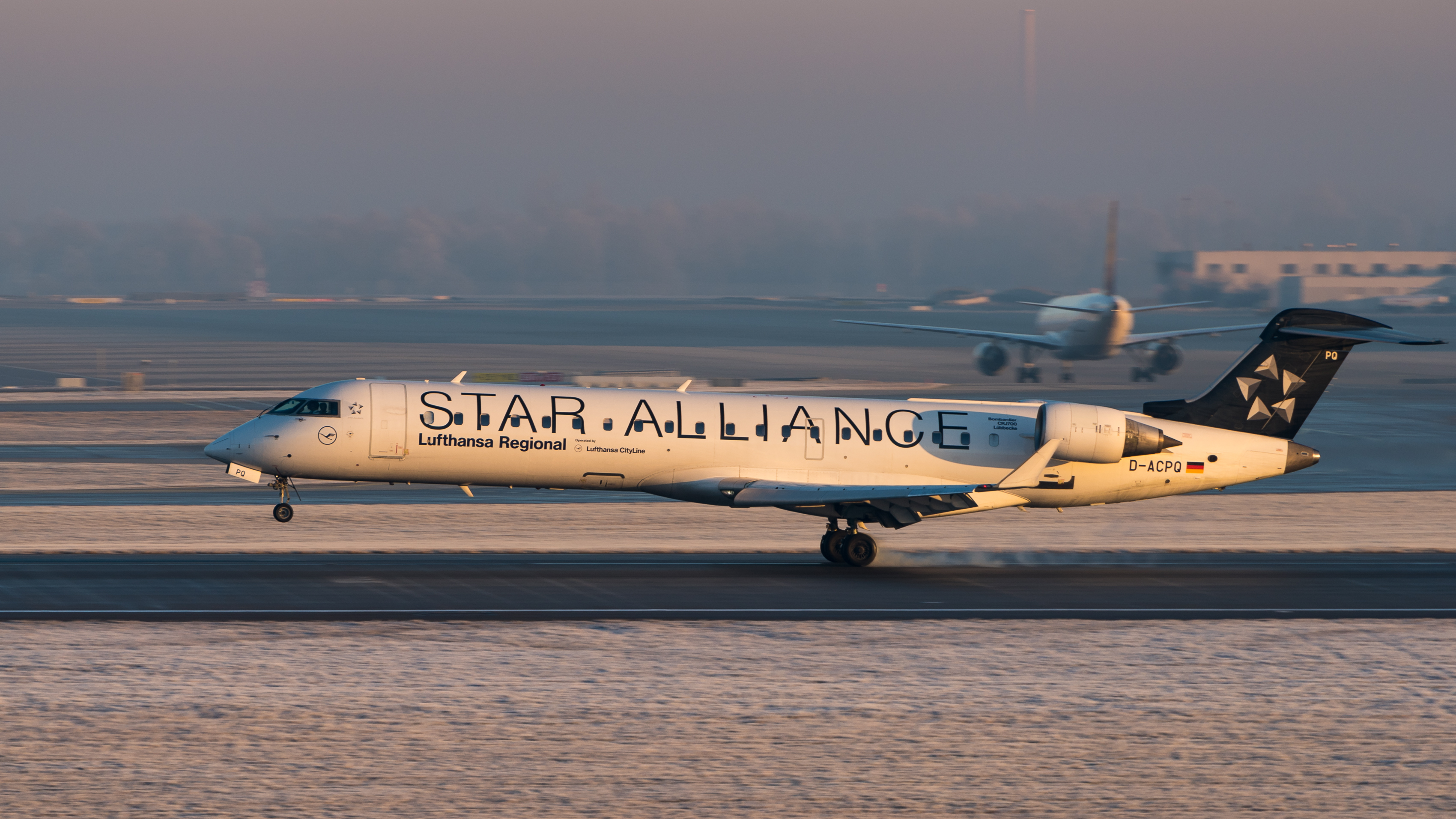 Star Alliance Lufthansa Regional Bombardier CRJ-701ER D-ACPQ MUC 2015 01