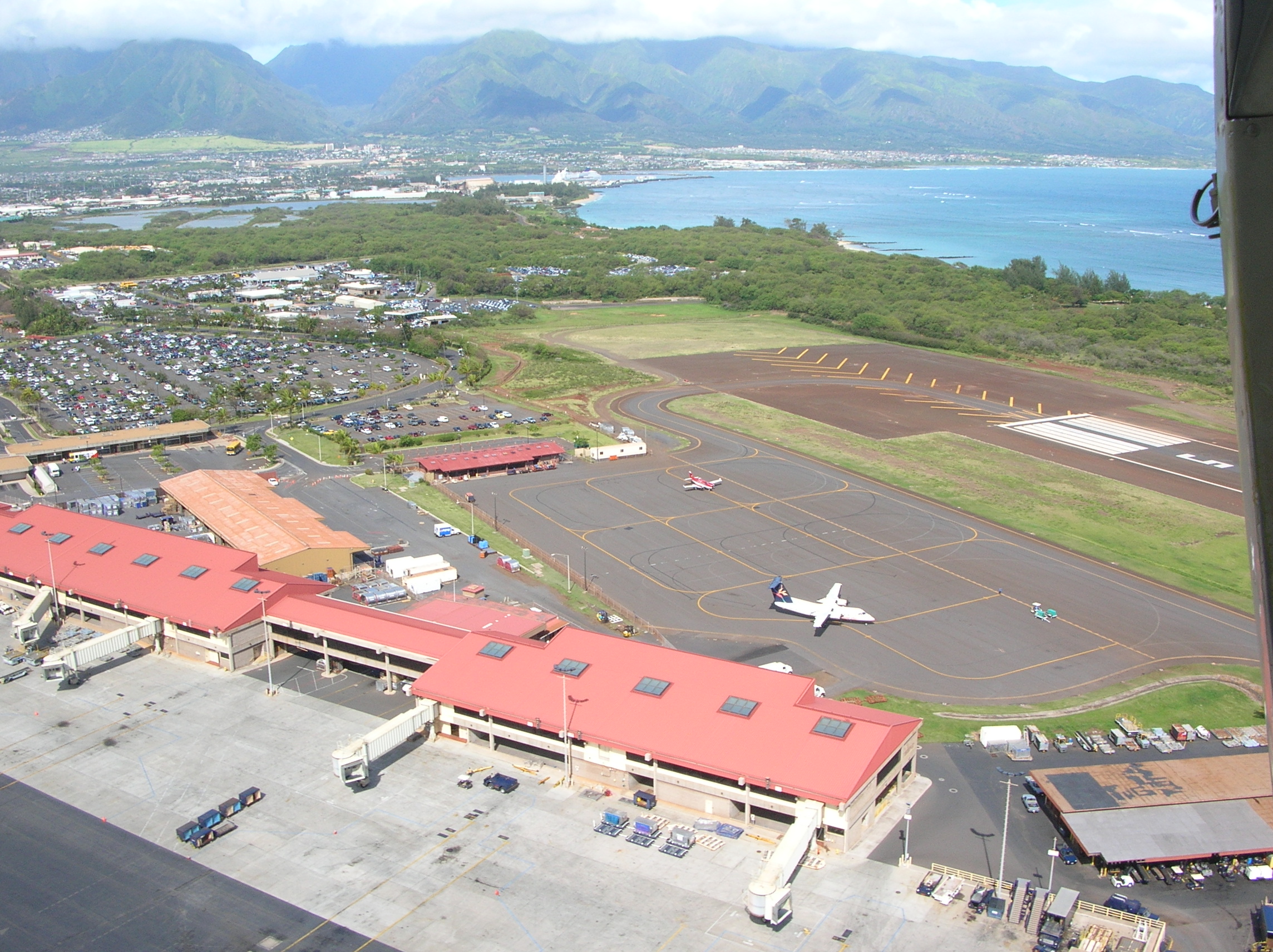 Starr 050404-5361 Aerial photograph of Hawaii