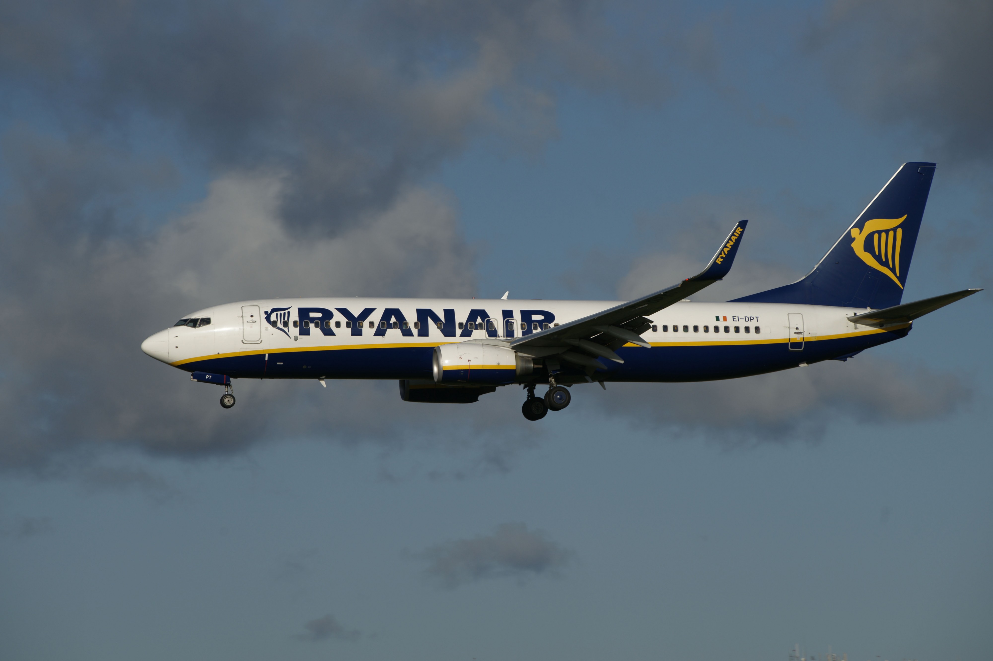 Ryanair Boeing 737-800 EI-DPT Dublin Airport