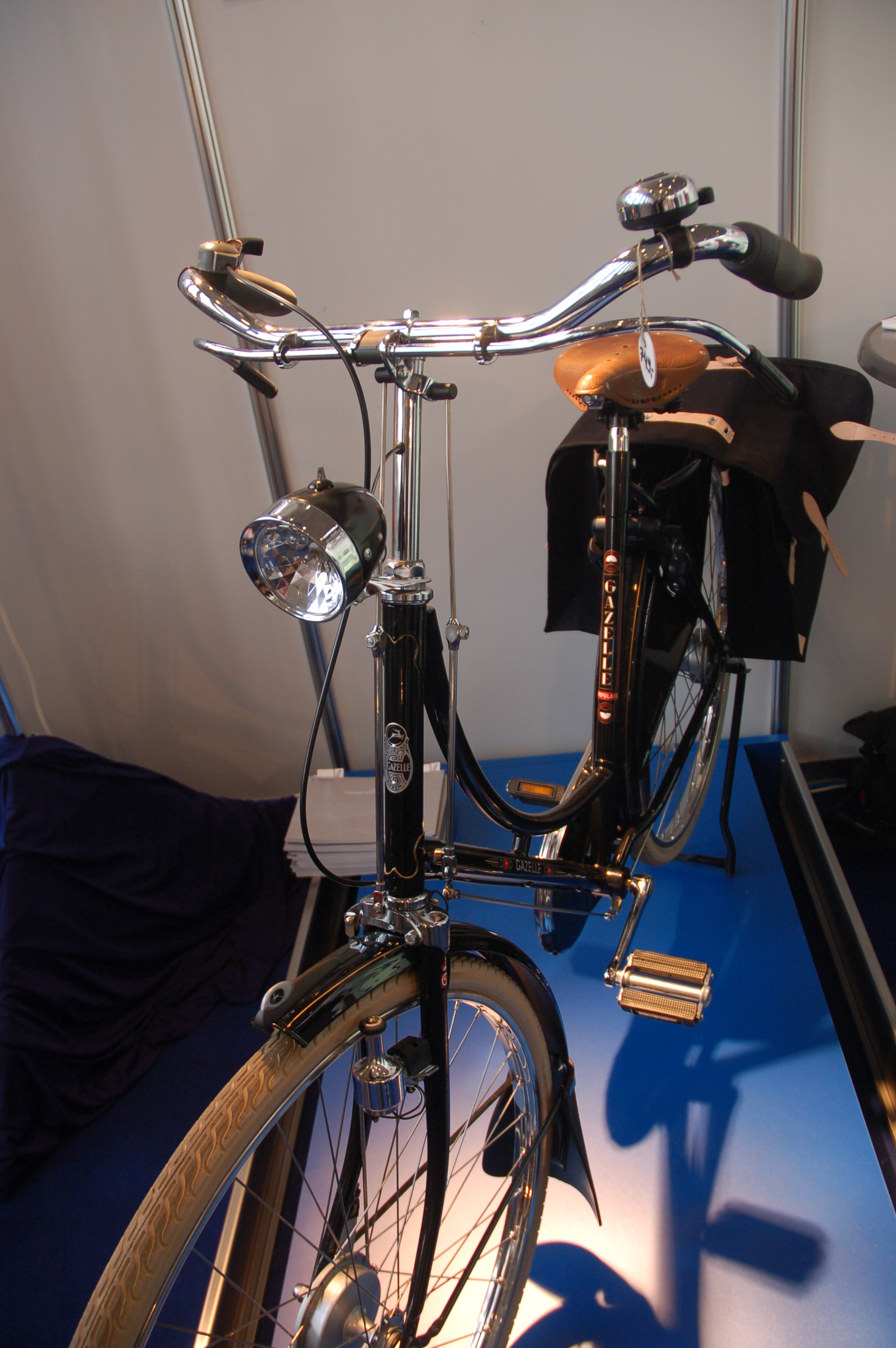 2009-11-28-fahrradmesse-by-RalfR-39