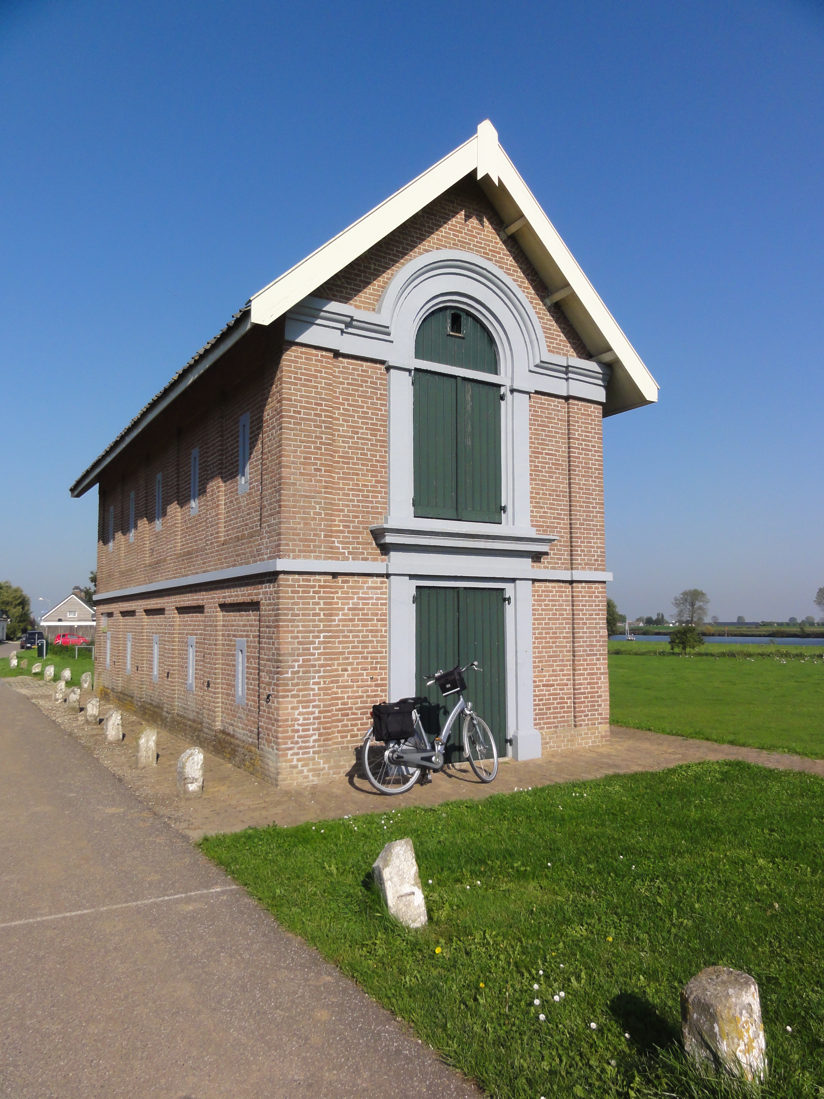 Alphen (Gld) Rijksmonument 523079 Dijkmagazijn