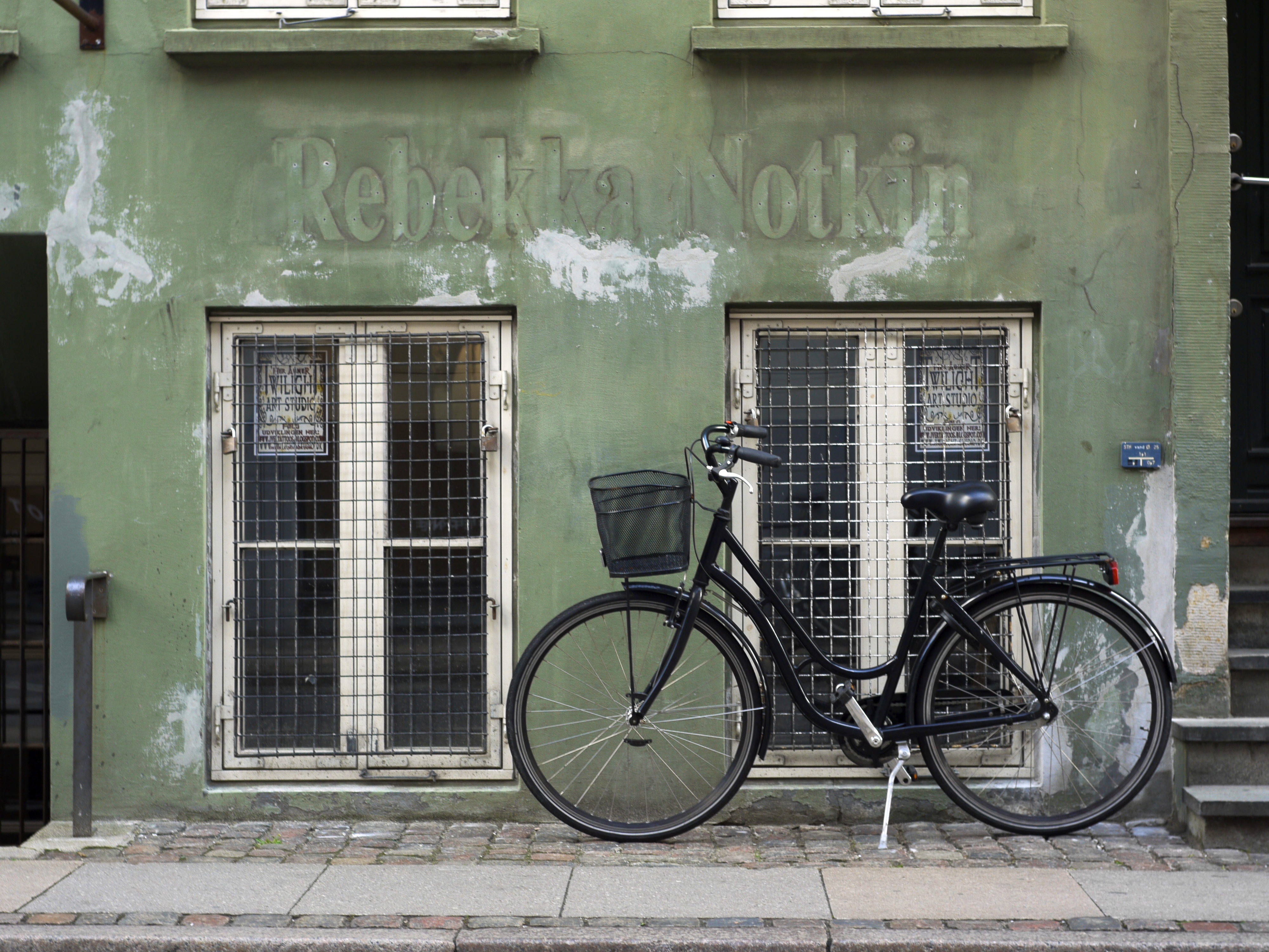 Black bicycle 