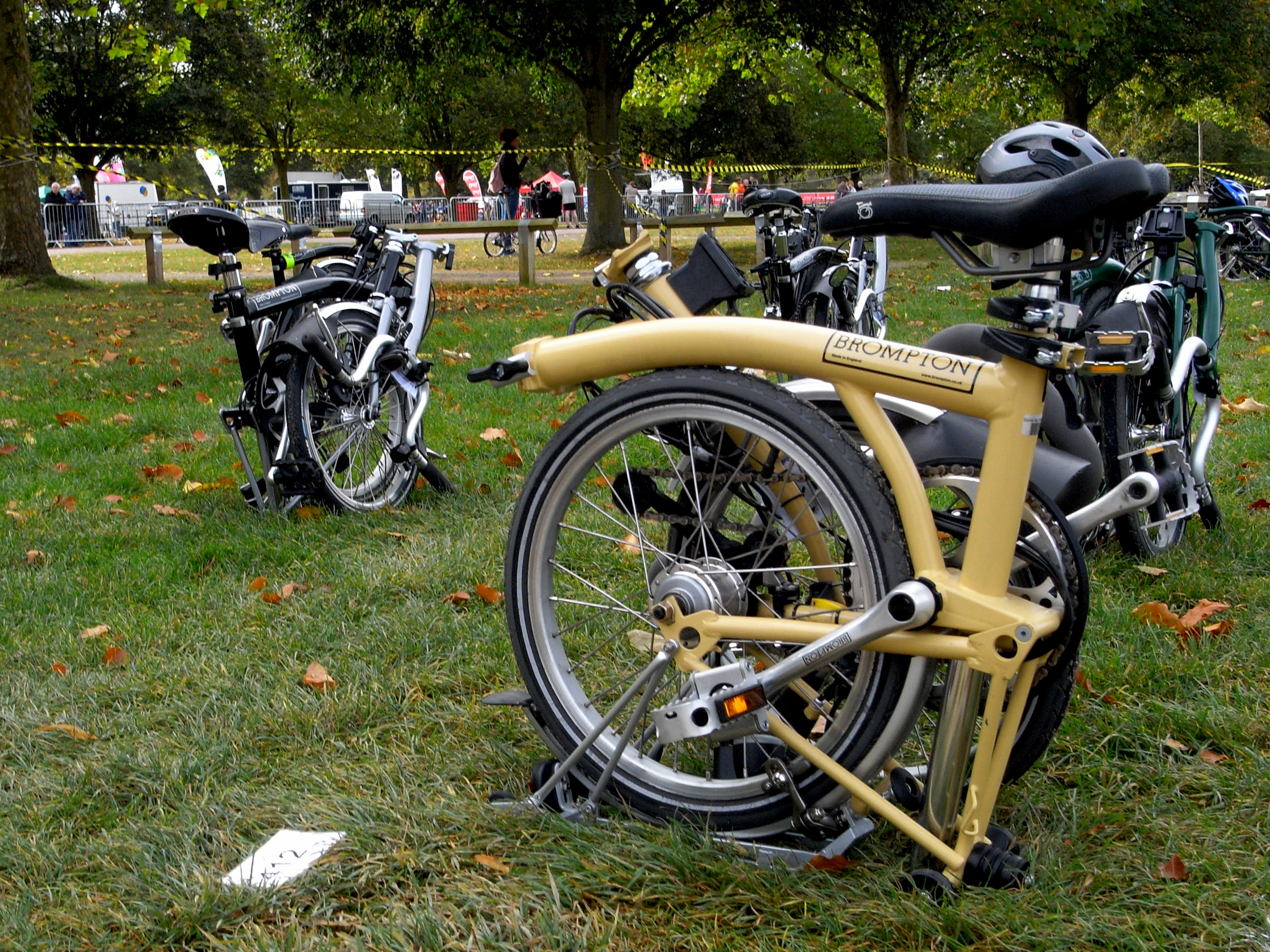Brompton-bicycle-world-championships-2009-bikes