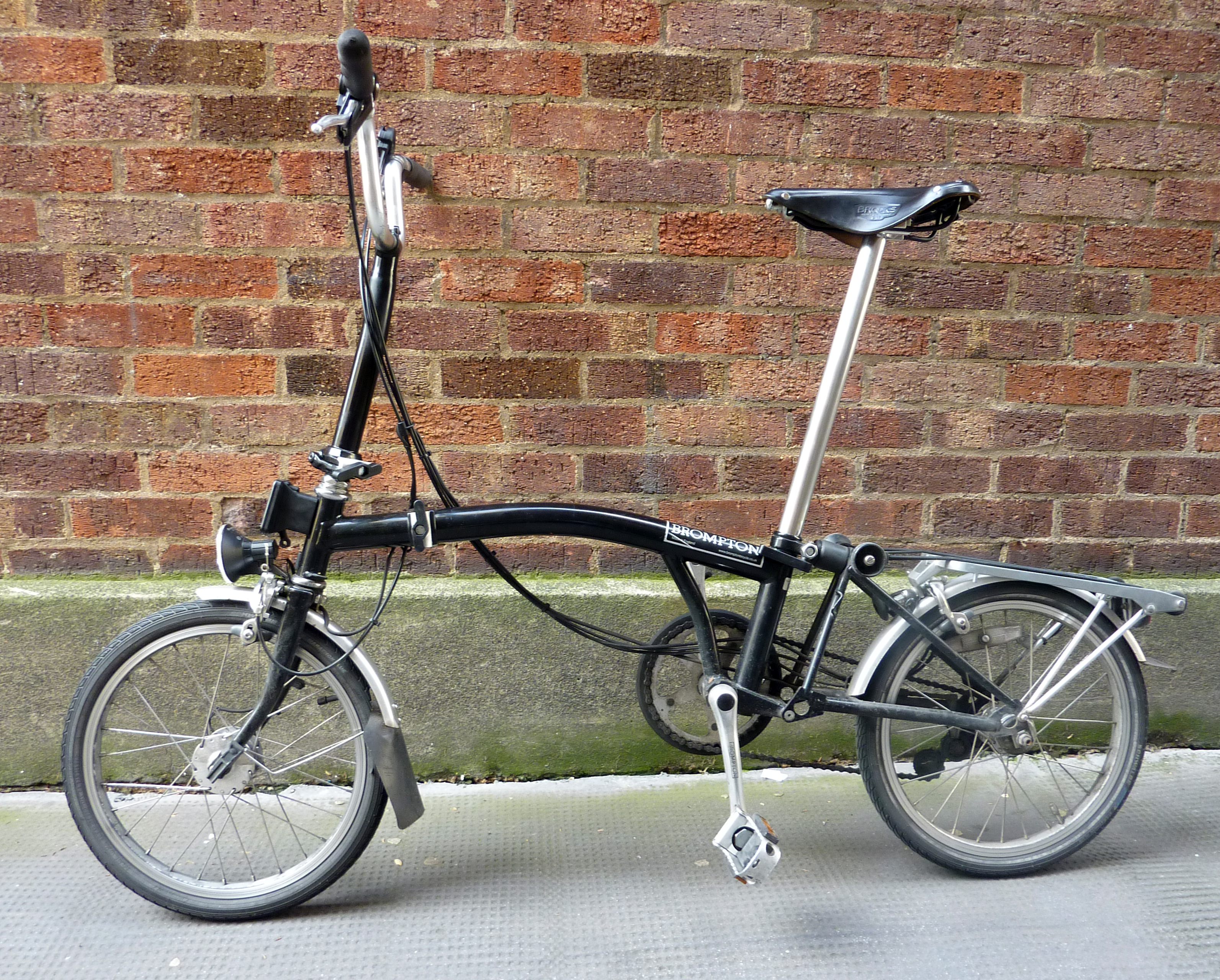 Bromptonbike-Mauer